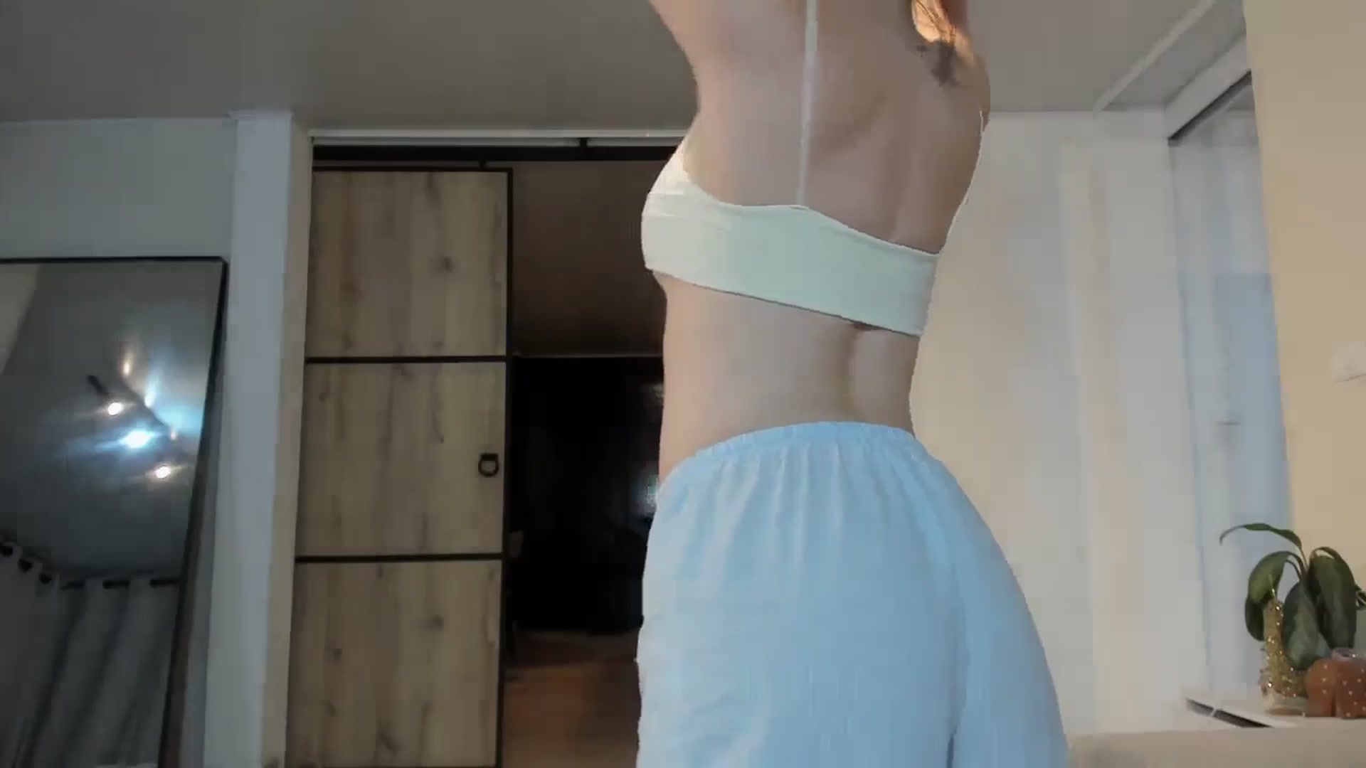 Gallery image thumbnail from LauraVega's myfreecams stream on, 01/07/2026, 01:49 image 19 of 20
