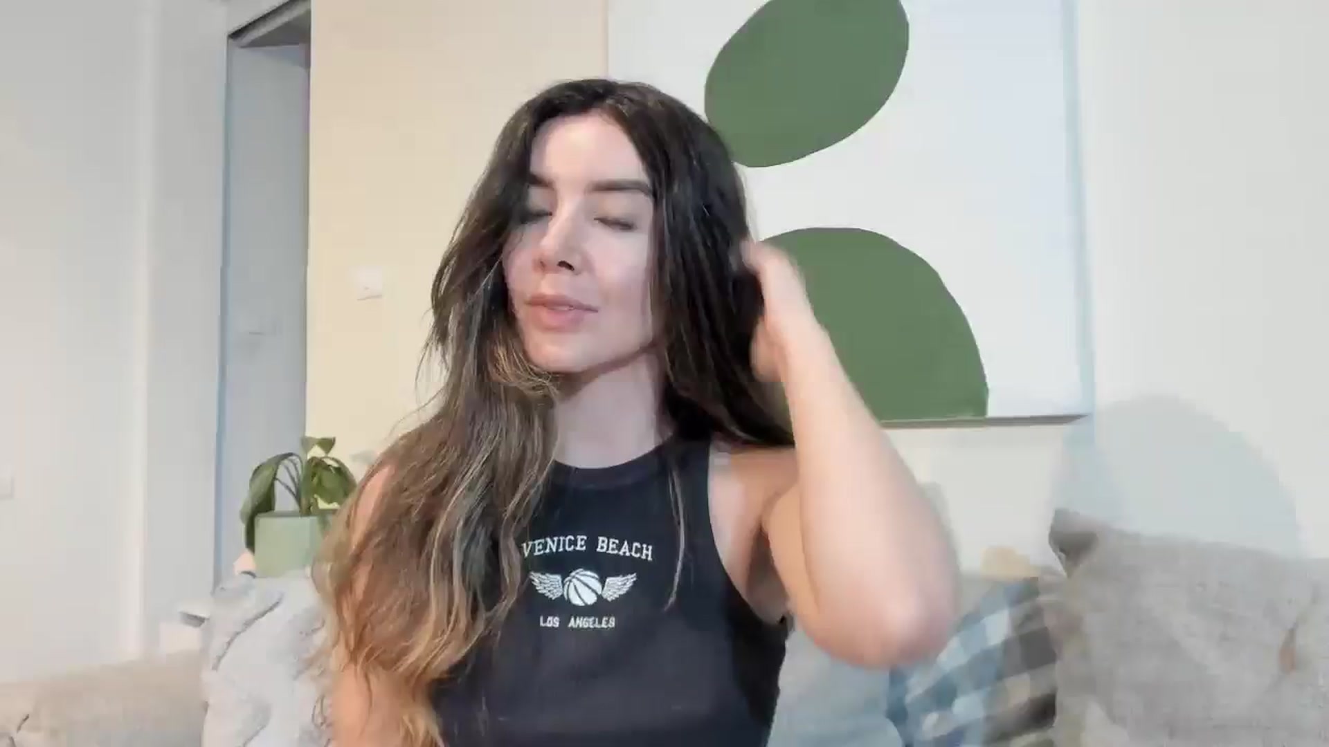 Gallery image thumbnail from LauraVega's myfreecams stream on, 01/21/2026, 01:06 image 11 of 20