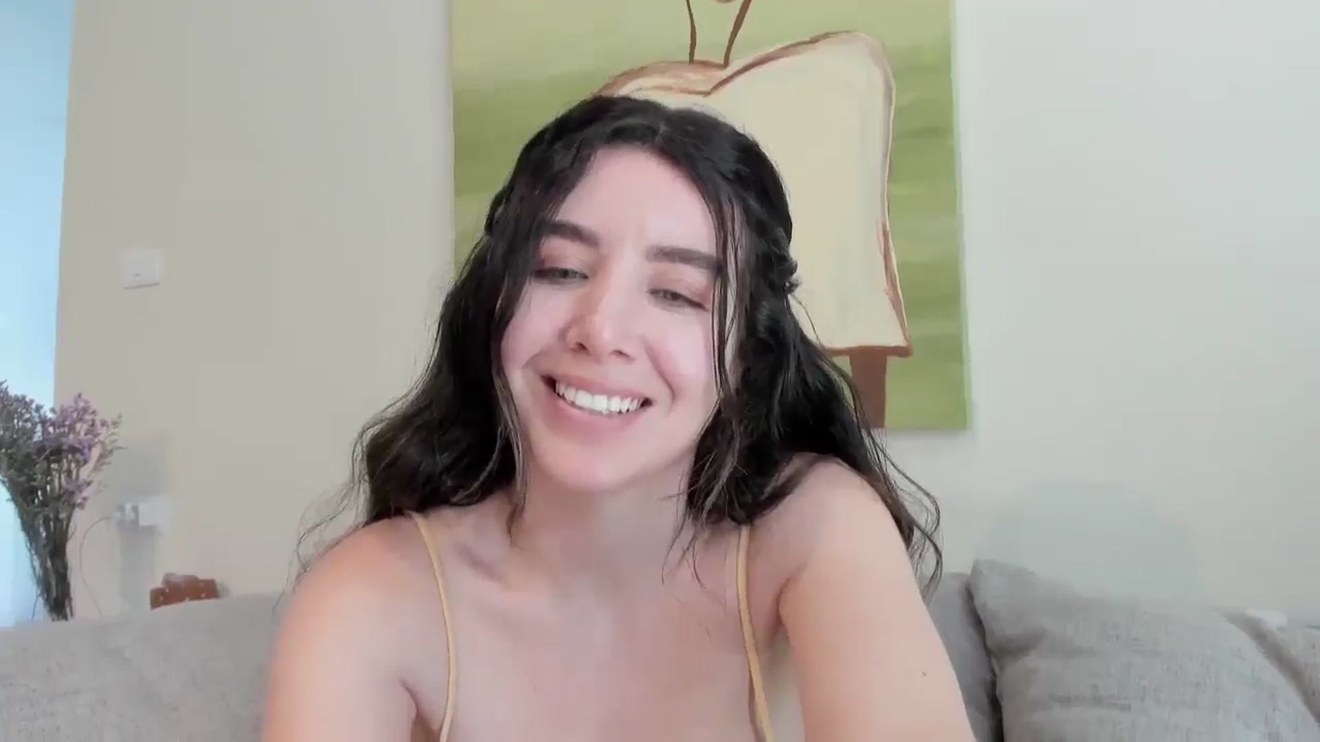 Gallery image thumbnail from LauraVega's myfreecams stream on, 04/01/2026, 16:53 image 14 of 20