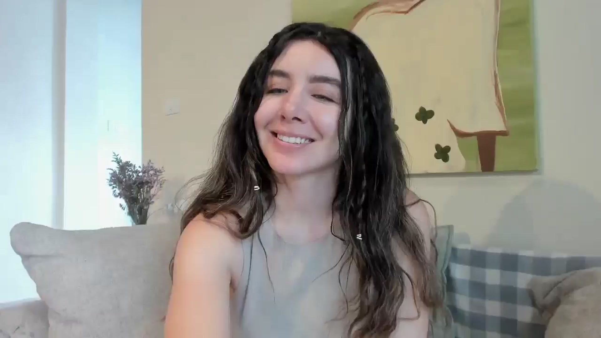 Gallery image thumbnail from LauraVega's myfreecams stream on, 04/05/2026, 18:05 image 17 of 20