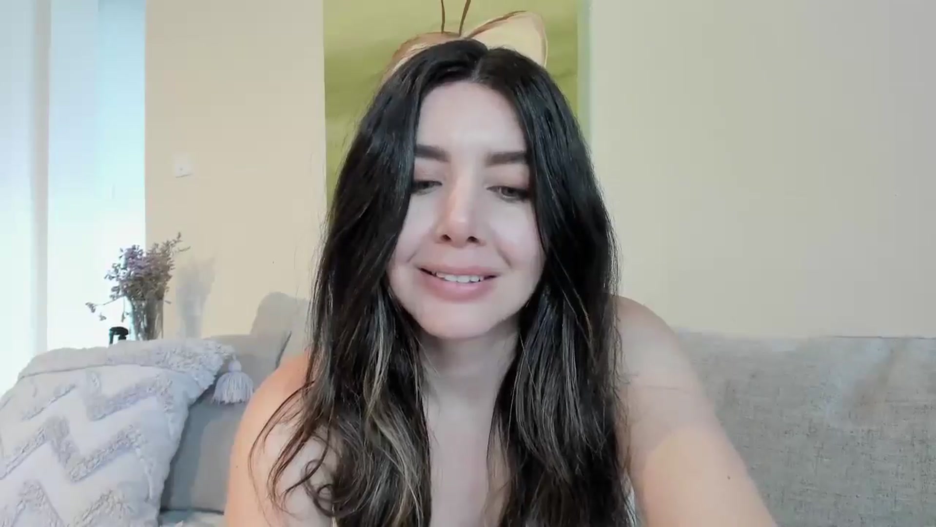 Gallery image thumbnail from LauraVega's myfreecams stream on, 04/16/2026, 16:53 image 3 of 20
