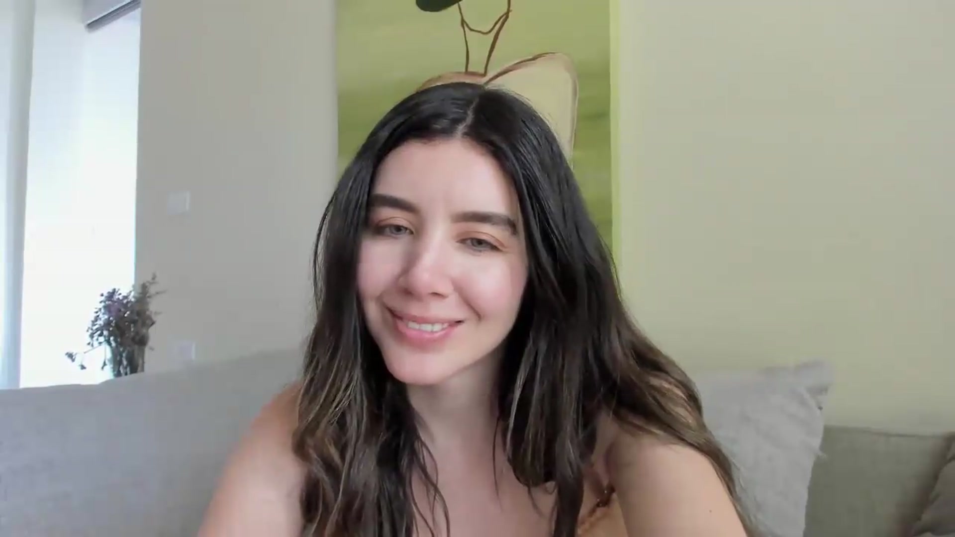 Gallery image thumbnail from LauraVega's myfreecams stream on, 04/26/2026, 18:40 image 2 of 20
