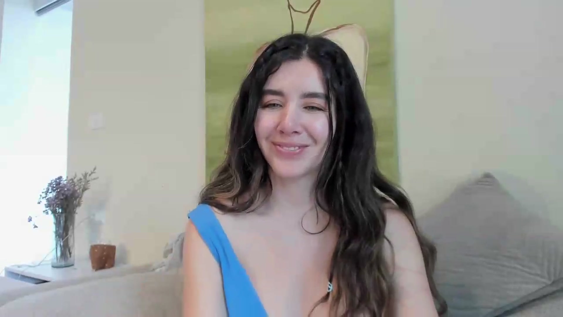 Gallery image thumbnail from LauraVega's myfreecams stream on, 05/17/2026, 16:17 image 16 of 20
