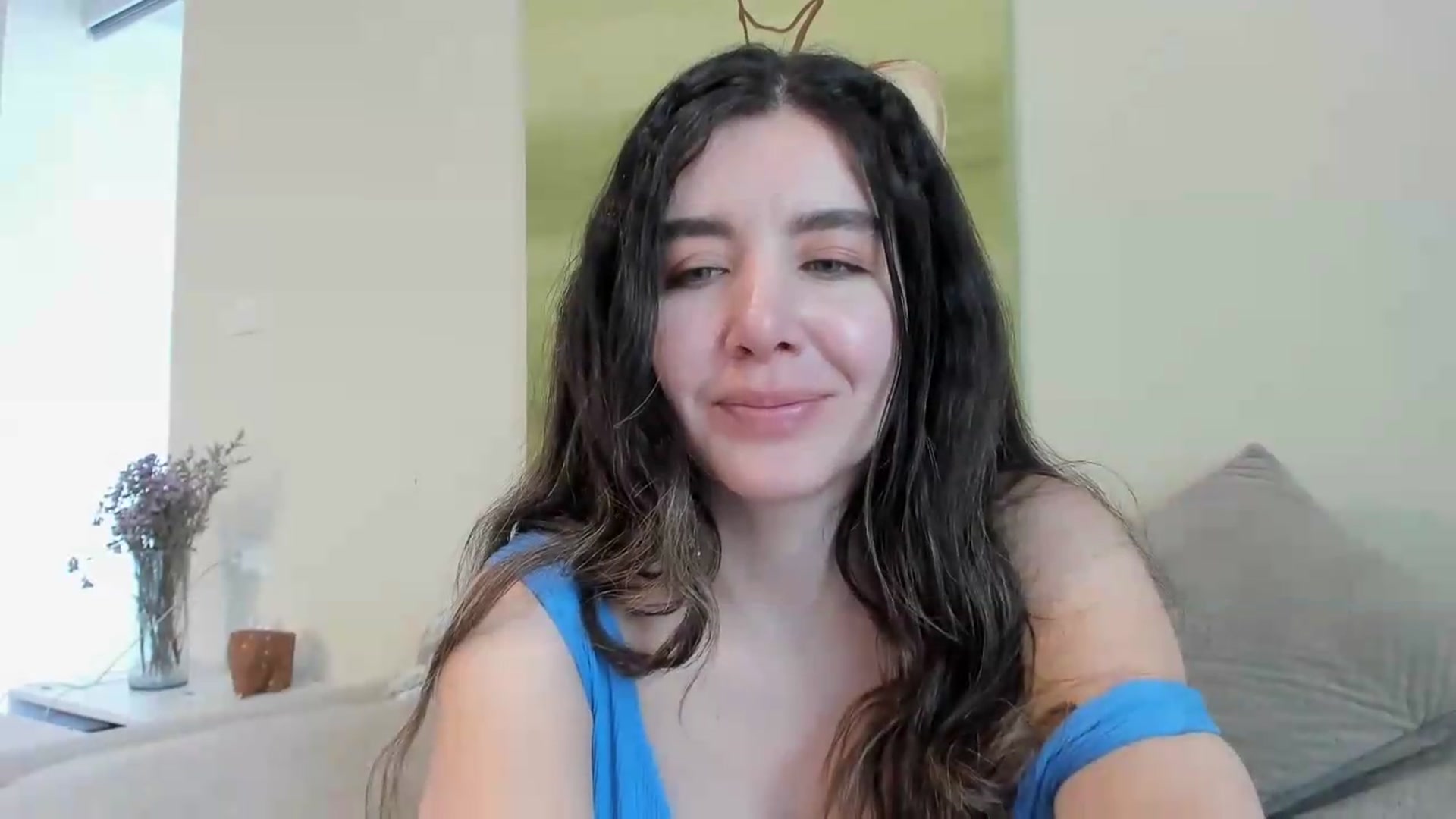 Gallery image thumbnail from LauraVega's myfreecams stream on, 05/17/2026, 16:17 image 18 of 20