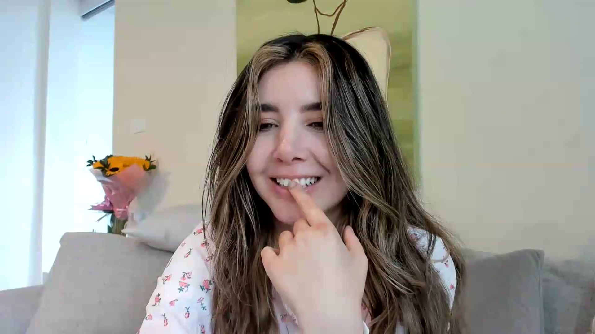 Gallery image thumbnail from LauraVega's myfreecams stream on, 06/08/2026, 18:22 image 18 of 20