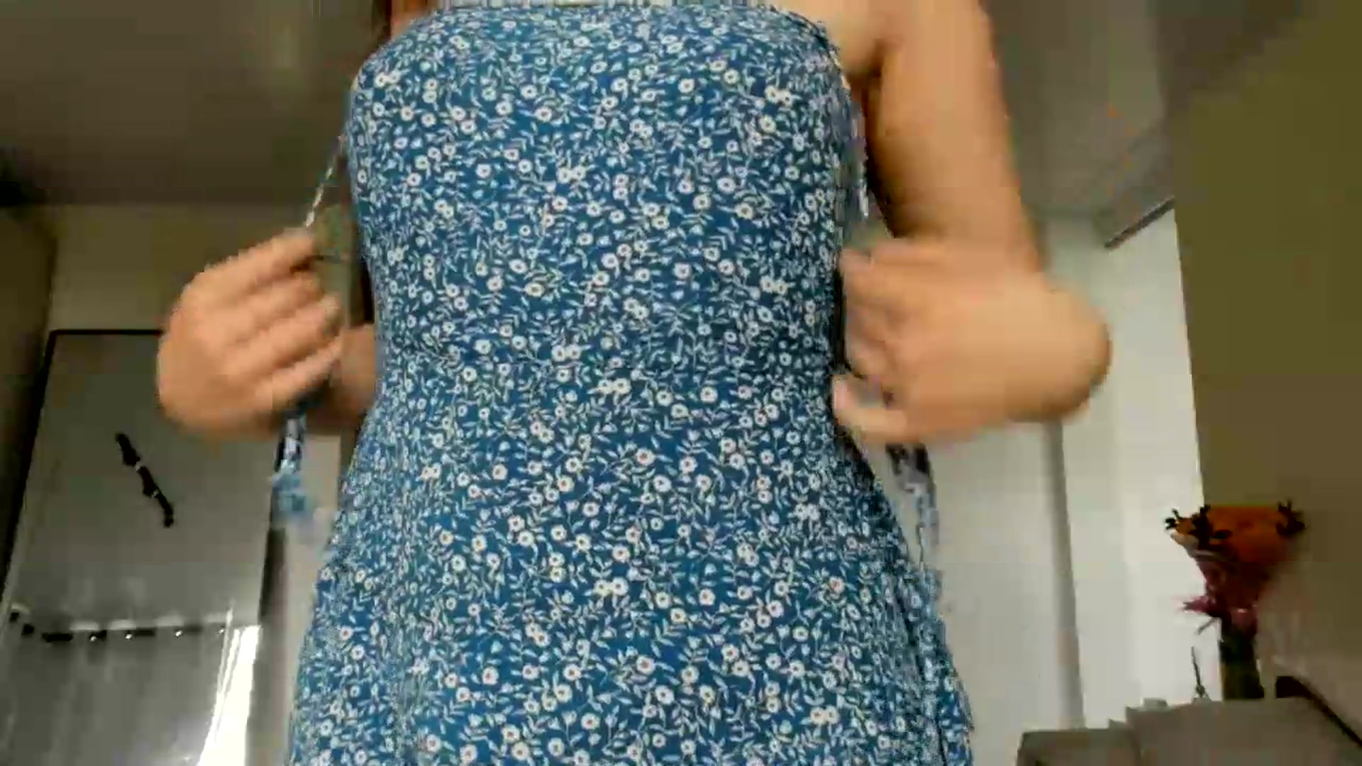Gallery image thumbnail from LauraVega's myfreecams stream on, 06/09/2026, 18:06 image 7 of 20