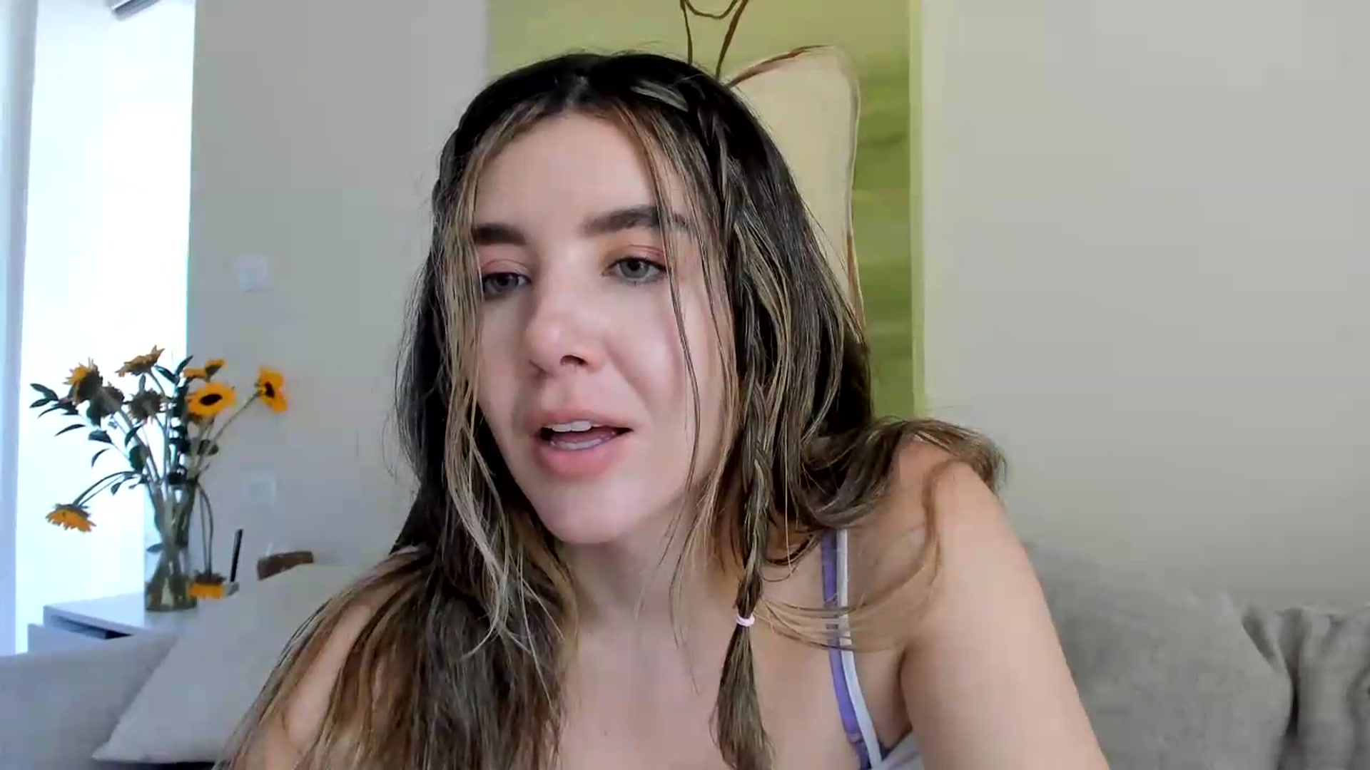 Gallery image thumbnail from LauraVega's myfreecams stream on, 06/20/2026, 18:36 image 3 of 20