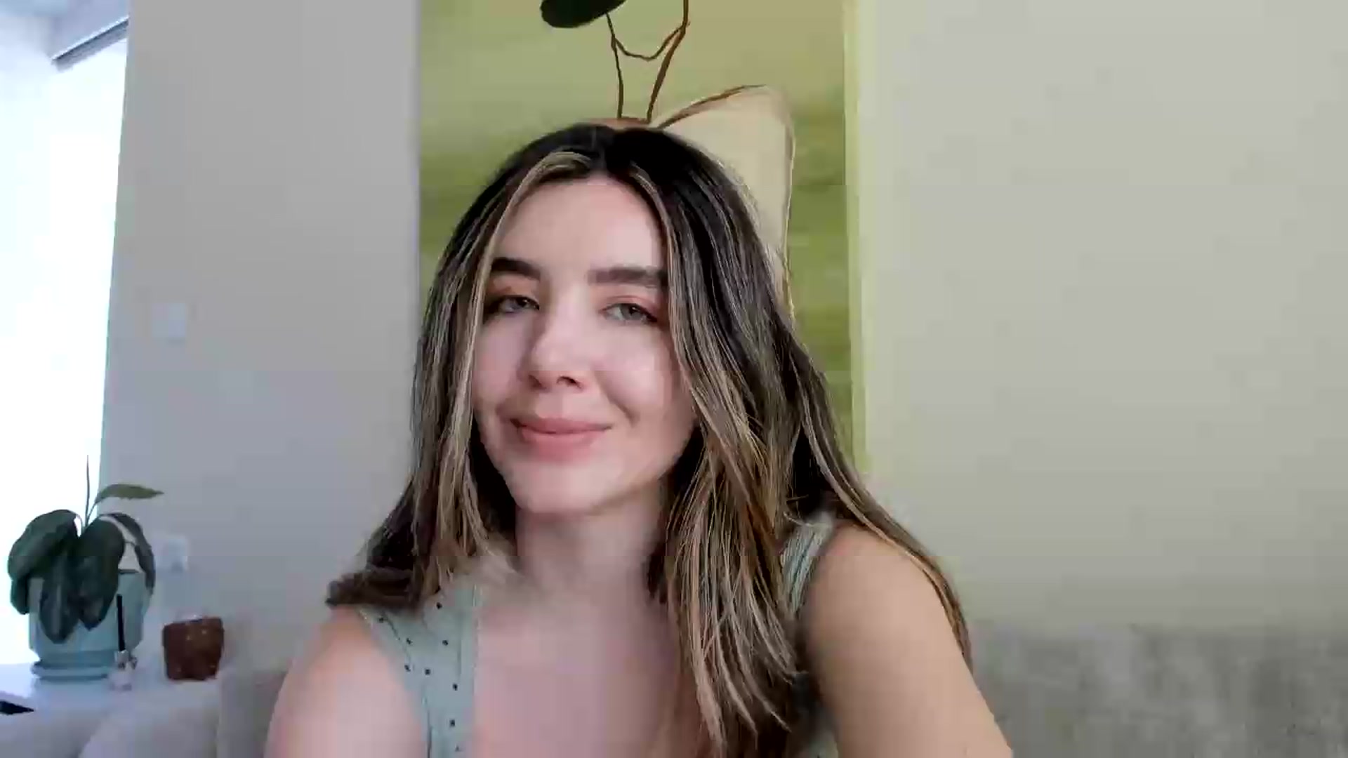 Gallery image thumbnail from LauraVega's myfreecams stream on, 06/24/2026, 18:11 image 9 of 20