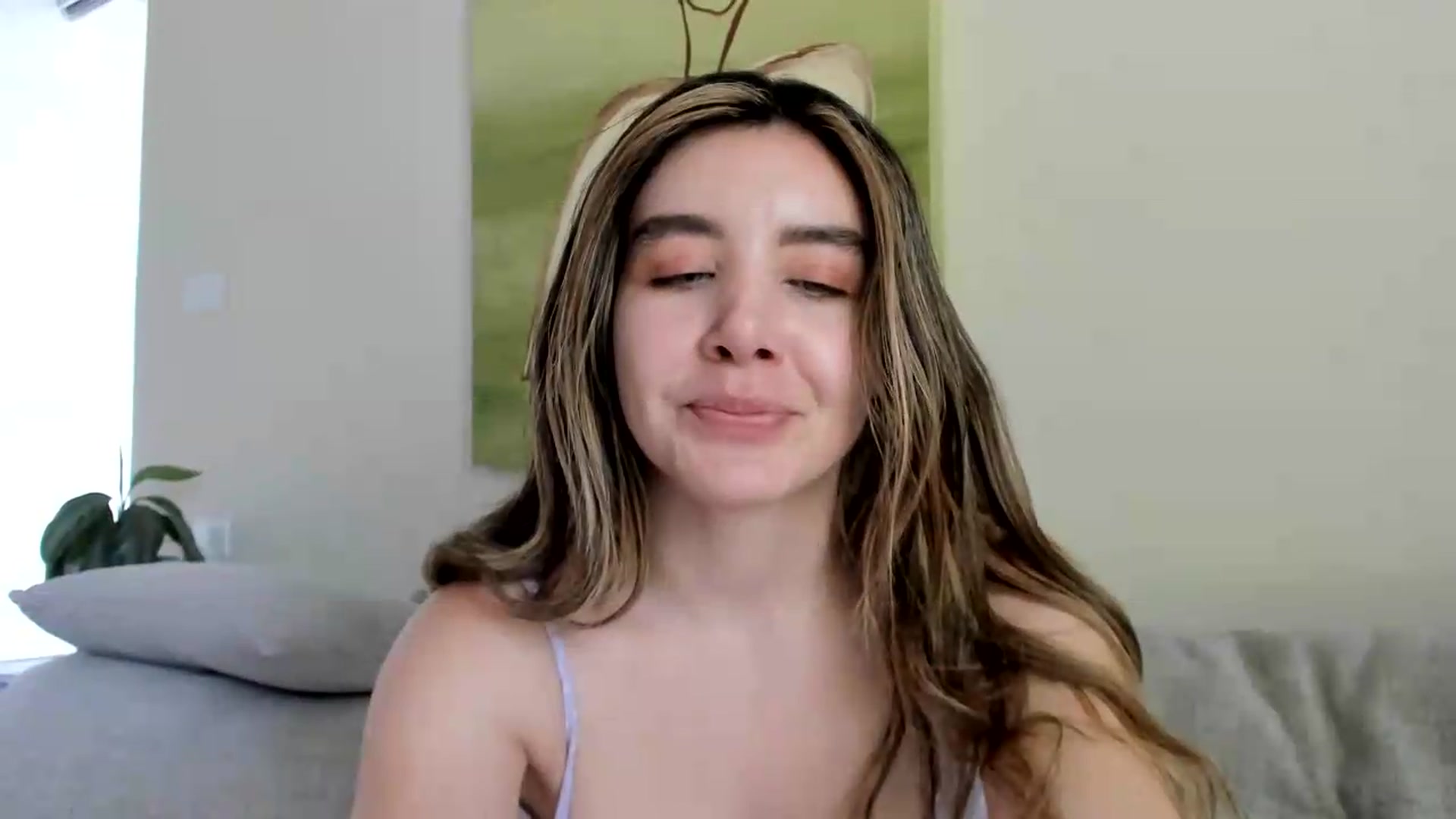 Gallery image thumbnail from LauraVega's myfreecams stream on, 06/25/2026, 18:12 image 11 of 20
