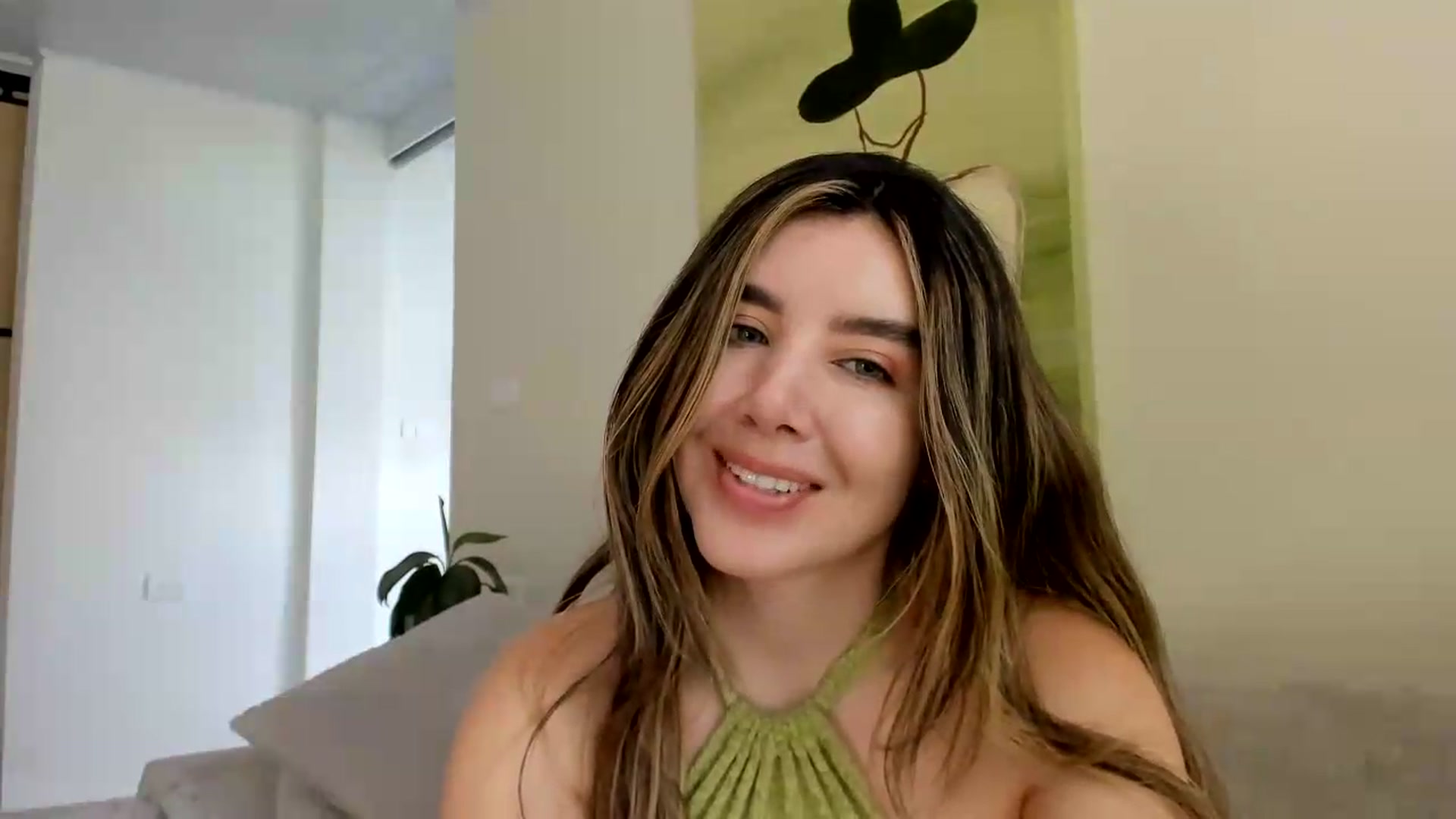 Gallery image thumbnail from LauraVega's myfreecams stream on, 07/01/2026, 16:30 image 2 of 20