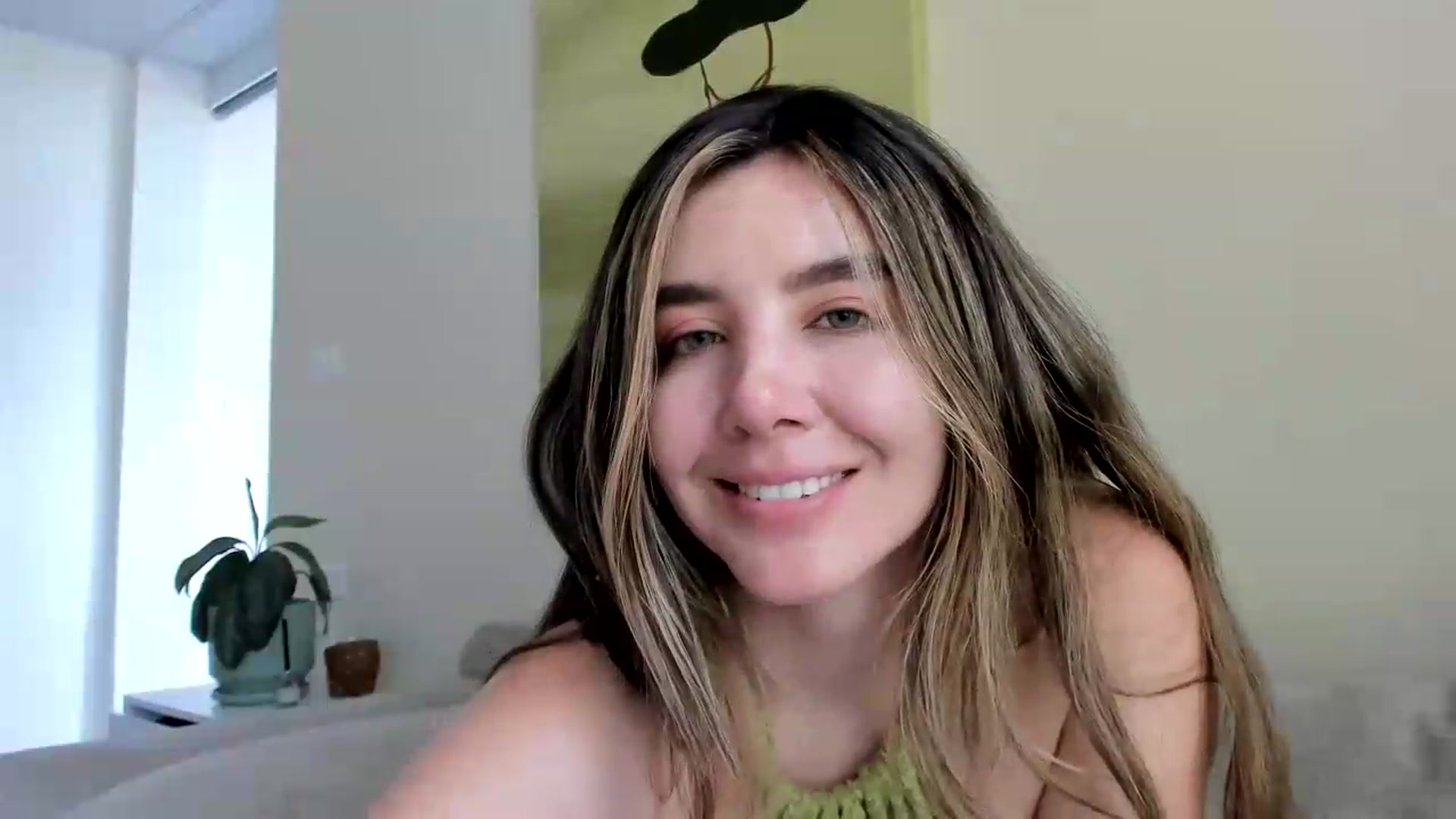 Gallery image thumbnail from LauraVega's myfreecams stream on, 07/01/2026, 16:57 image 11 of 20