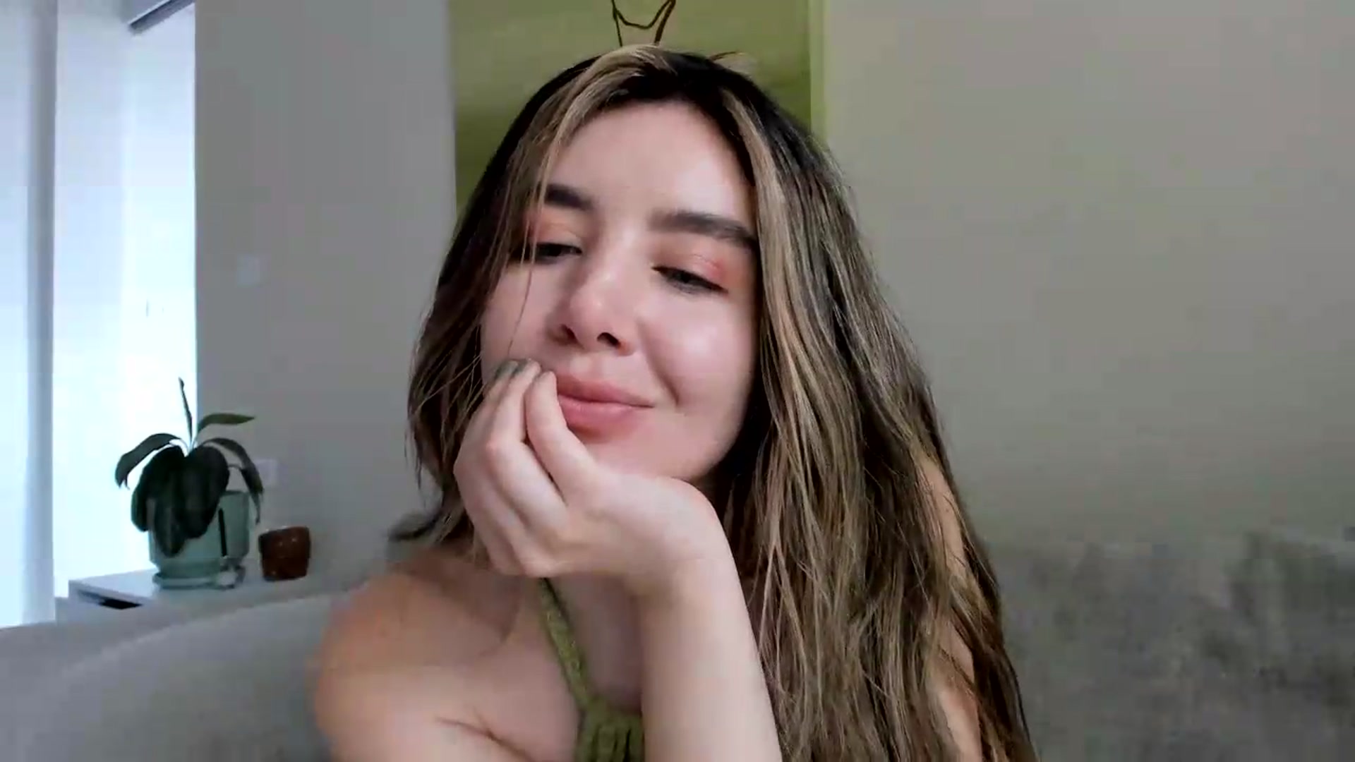 Gallery image thumbnail from LauraVega's myfreecams stream on, 07/01/2026, 16:57 image 6 of 20
