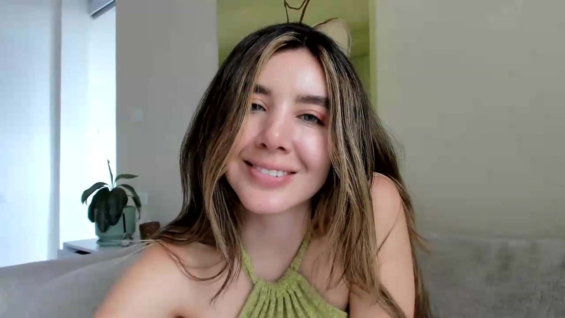 Gallery image thumbnail from LauraVega's myfreecams stream on, 07/01/2026, 16:57 image 16 of 20