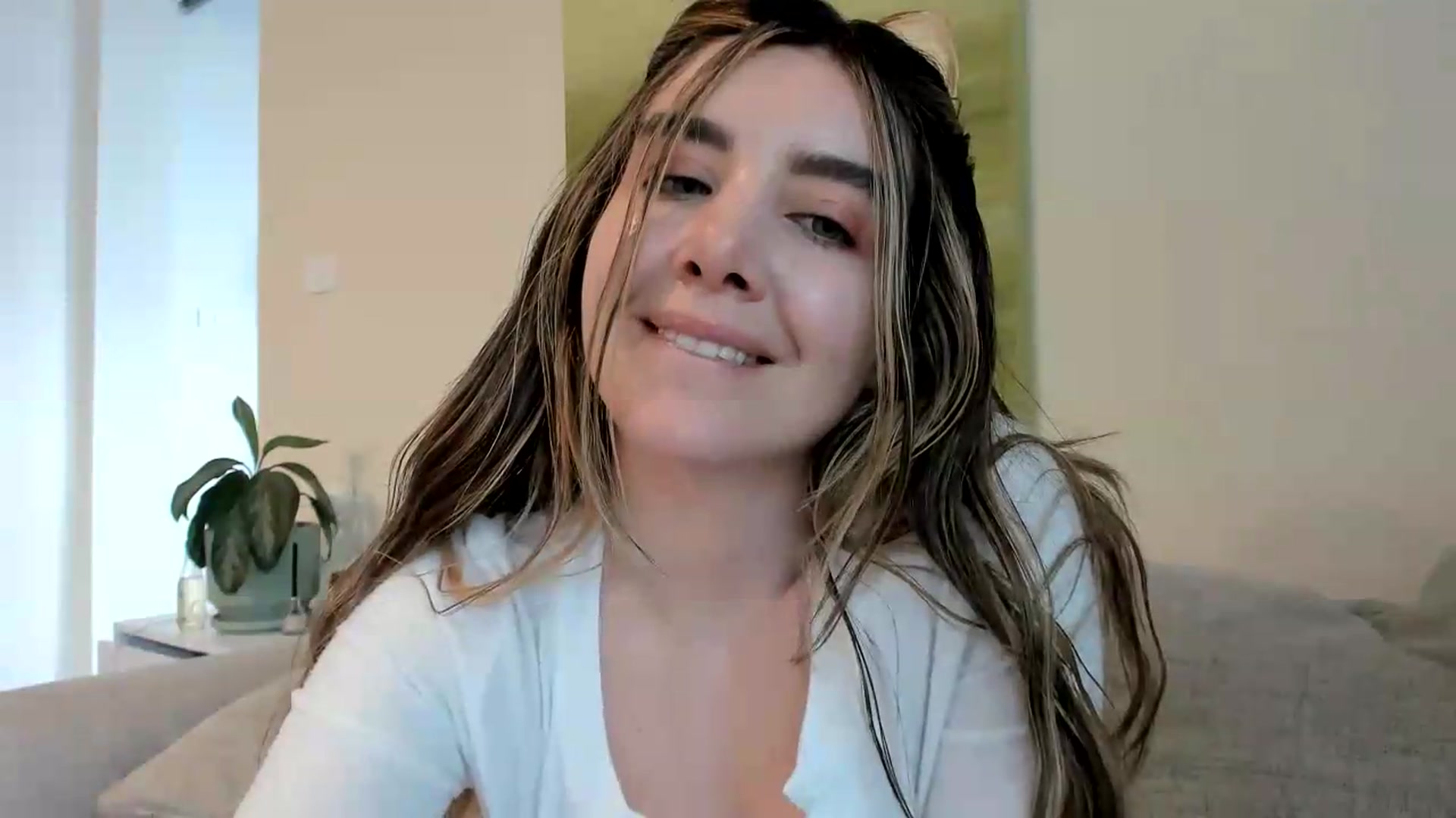 Gallery image thumbnail from LauraVega's myfreecams stream on, 07/04/2026, 18:16 image 11 of 20