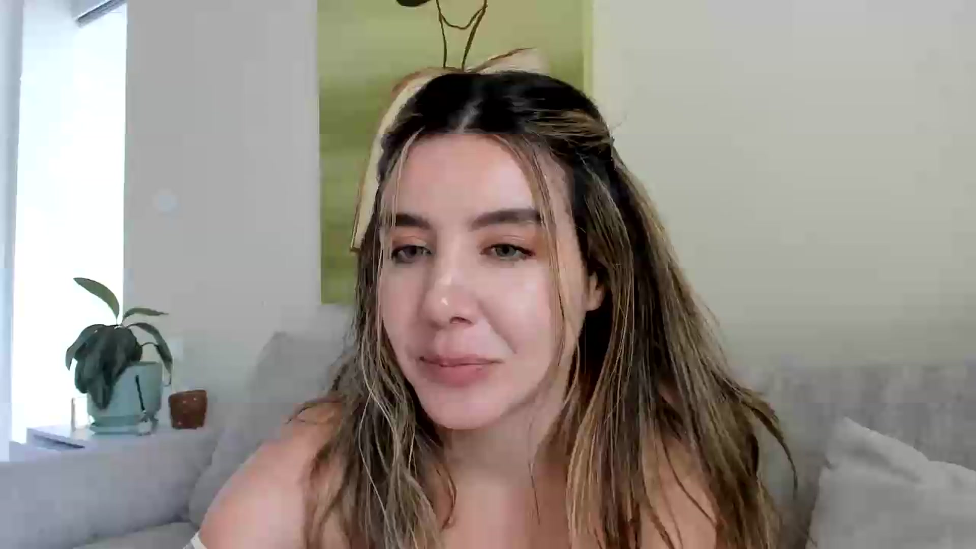 Gallery image thumbnail from LauraVega's myfreecams stream on, 07/15/2026, 17:57 image 5 of 20