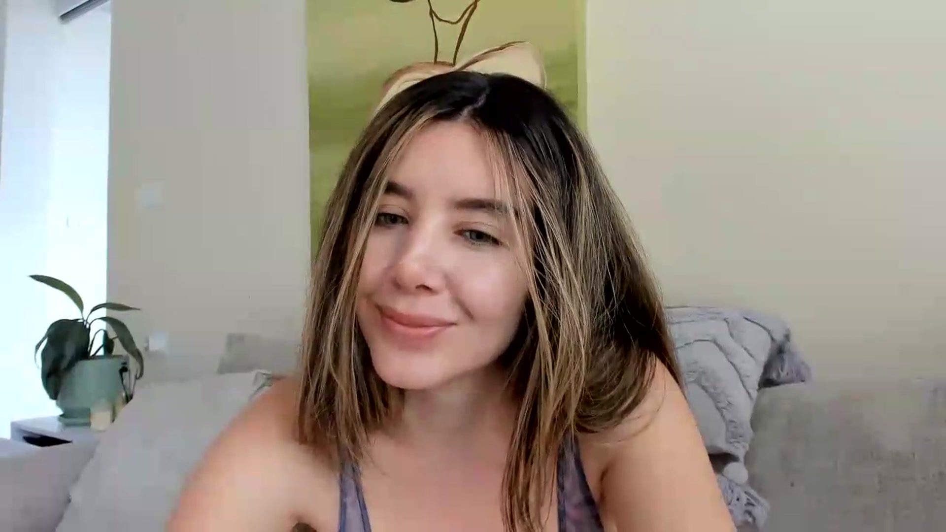 Gallery image thumbnail from LauraVega's myfreecams stream on, 07/17/2026, 15:21 image 12 of 20