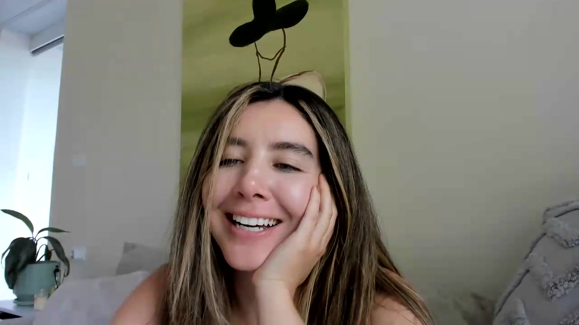 Gallery image thumbnail from LauraVega's myfreecams stream on, 07/17/2026, 18:04 image 12 of 20