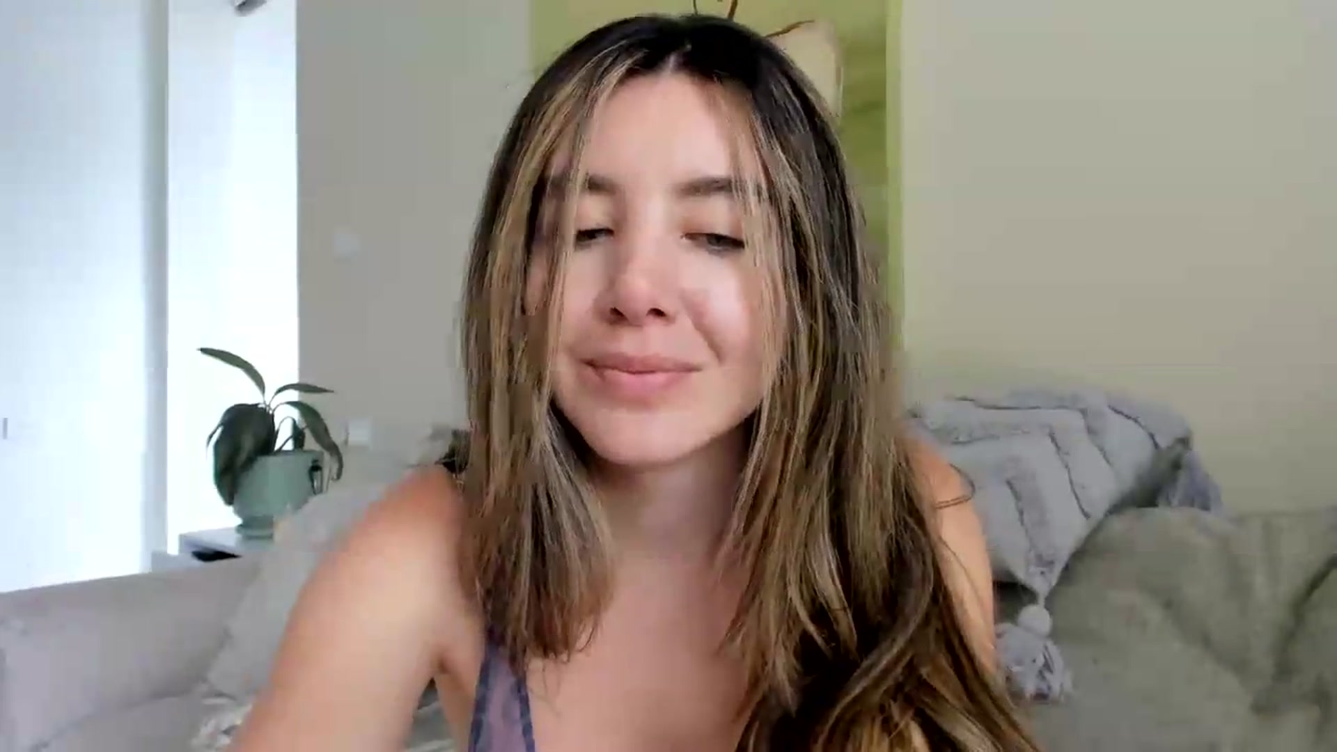 Gallery image thumbnail from LauraVega's myfreecams stream on, 07/17/2026, 18:04 image 5 of 20