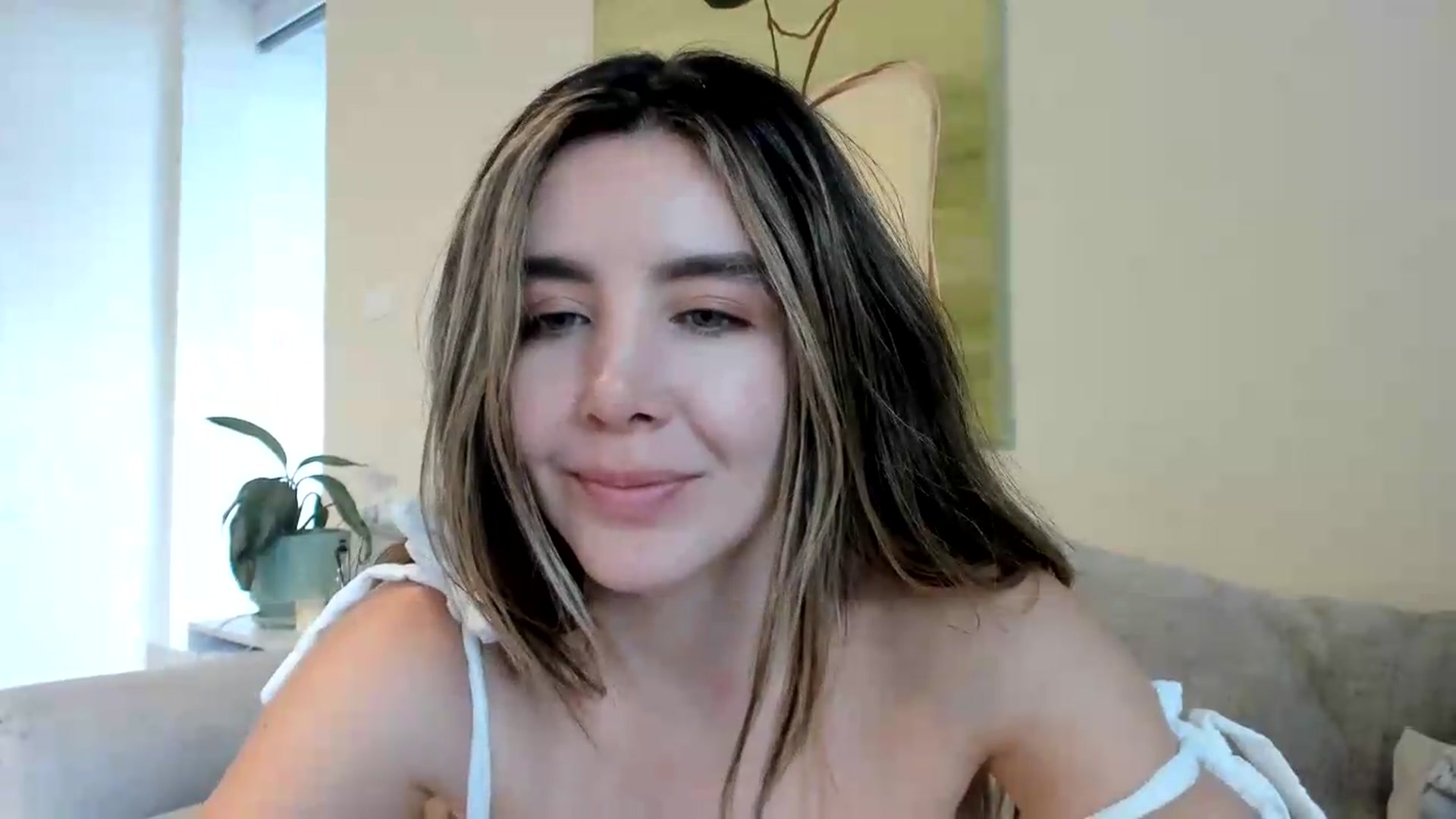 Gallery image thumbnail from LauraVega's myfreecams stream on, 07/19/2026, 18:28 image 10 of 20