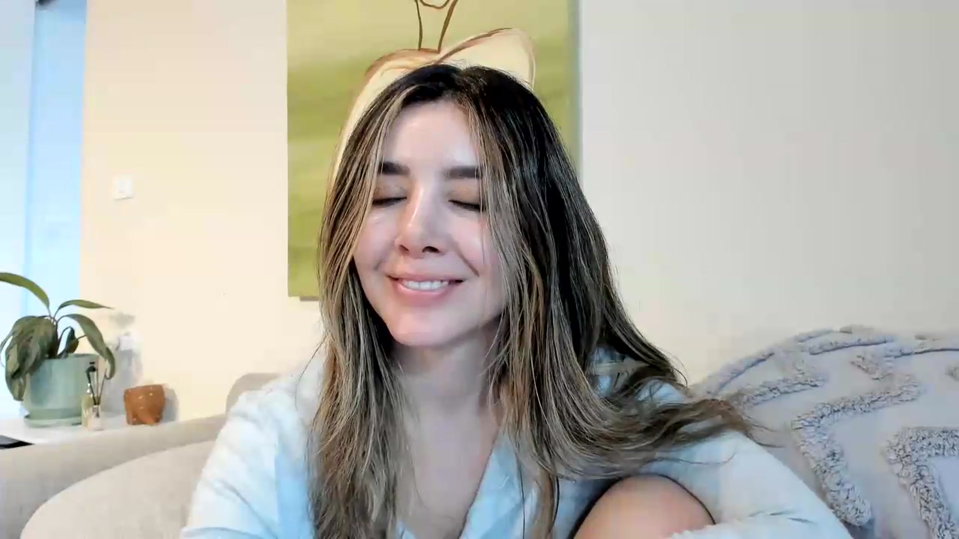 Gallery image thumbnail from LauraVega's myfreecams stream on, 07/20/2026, 17:57 image 18 of 20