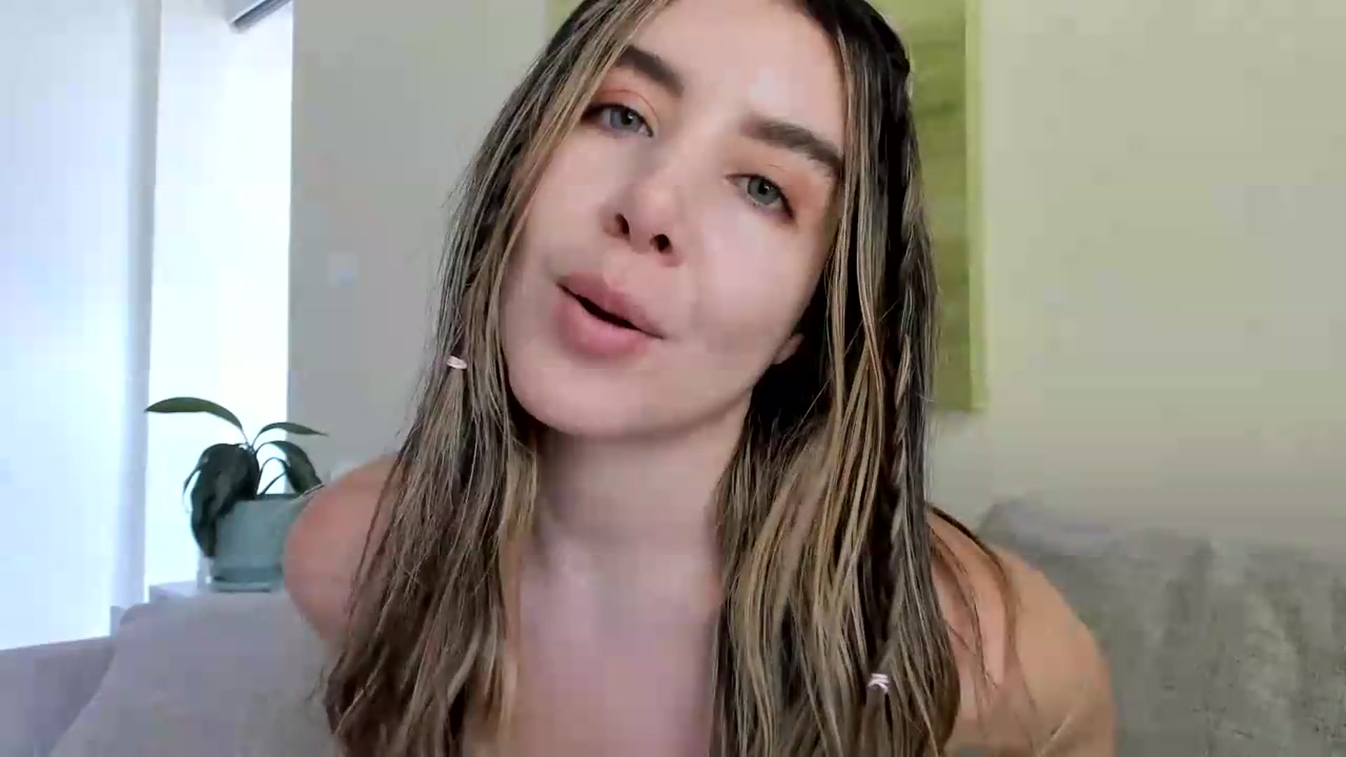 Gallery image thumbnail from LauraVega's myfreecams stream on, 07/27/2026, 17:47 image 10 of 20