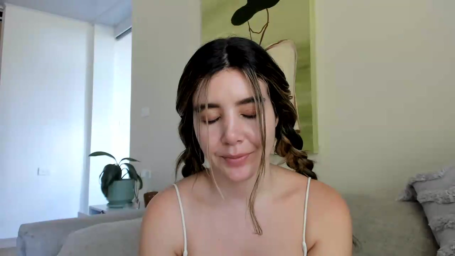 Gallery image thumbnail from LauraVega's myfreecams stream on, 07/28/2026, 17:27 image 20 of 20