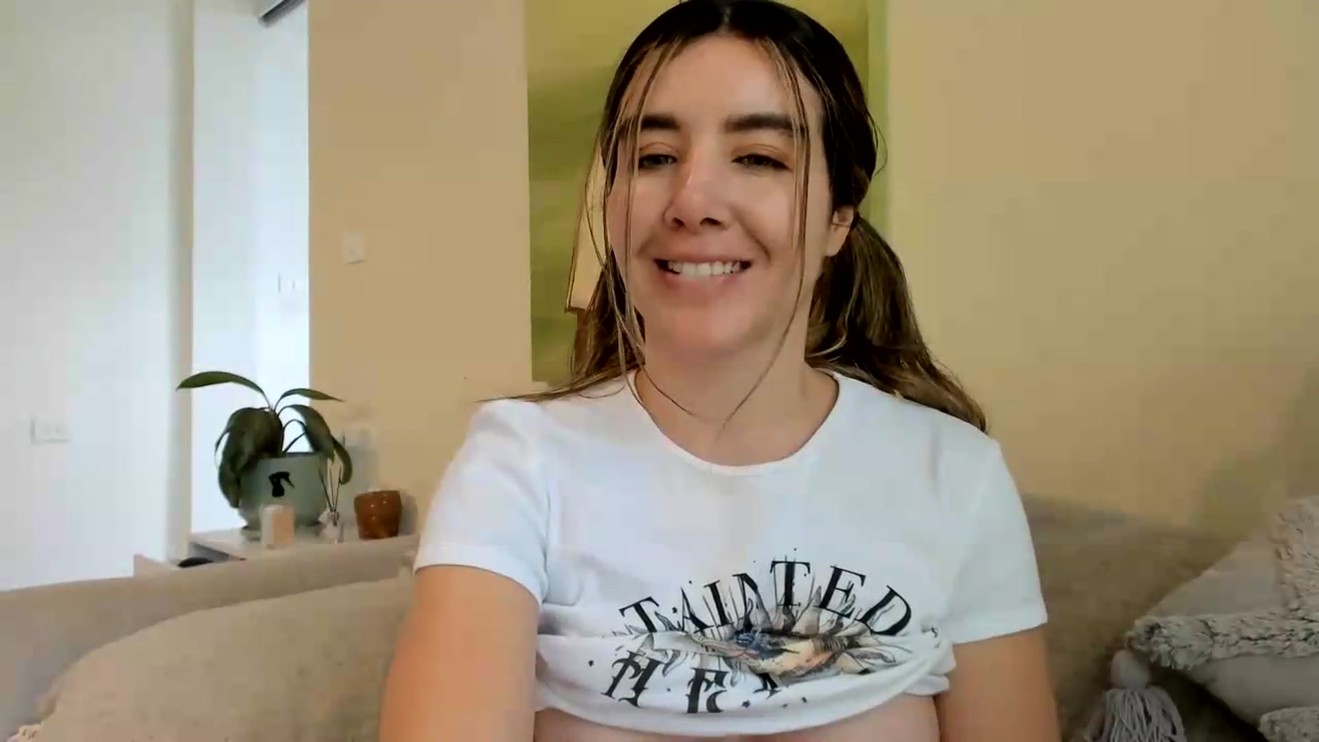 Gallery image thumbnail from LauraVega's myfreecams stream on, 07/29/2026, 18:11 image 11 of 20
