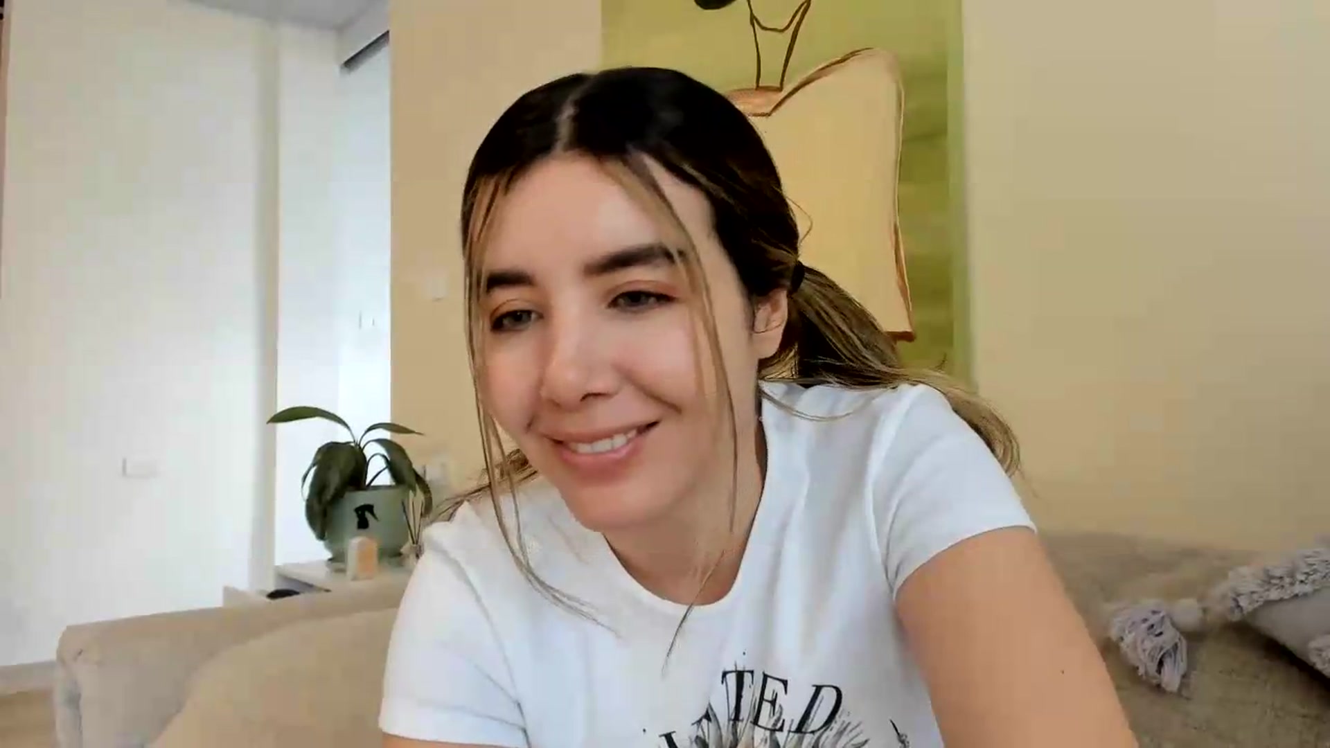 Gallery image thumbnail from LauraVega's myfreecams stream on, 07/29/2026, 18:11 image 2 of 20