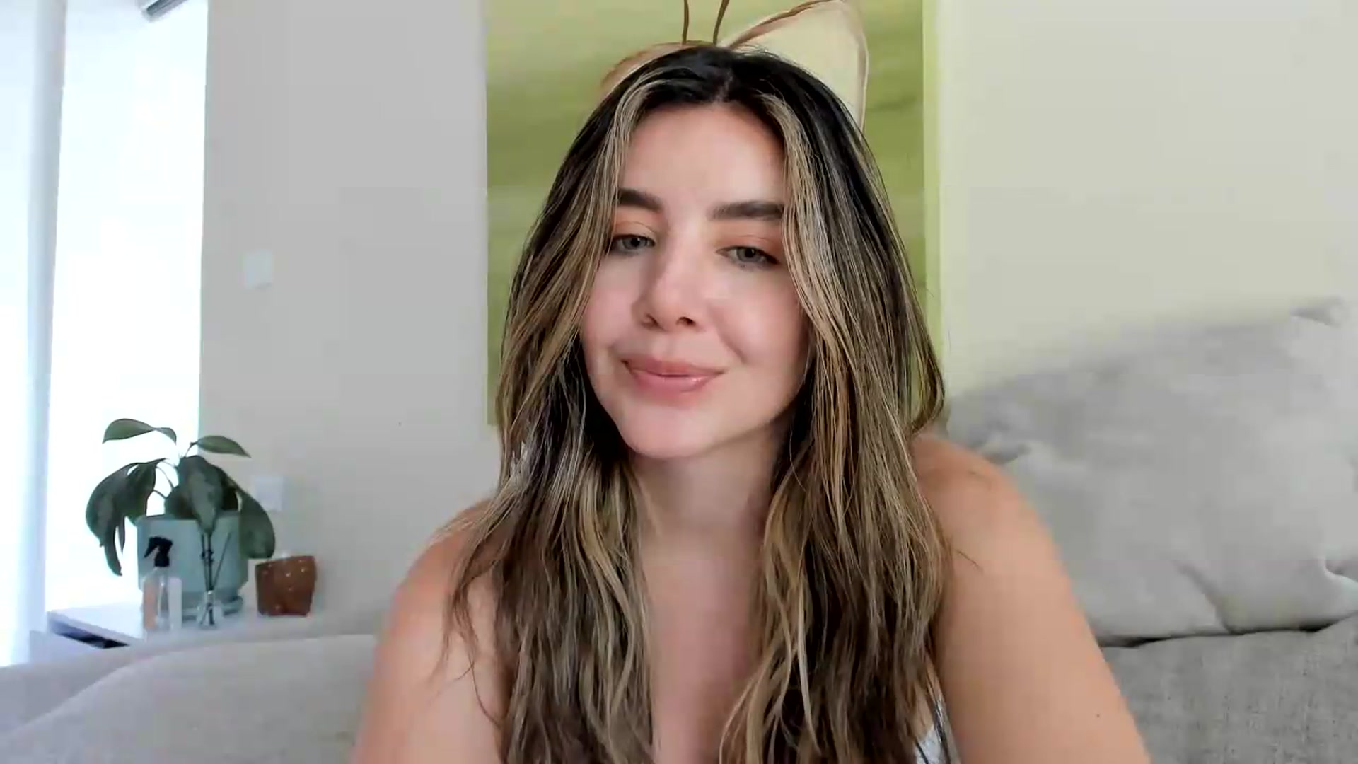 Gallery image thumbnail from LauraVega's myfreecams stream on, 08/04/2026, 18:30 image 3 of 20