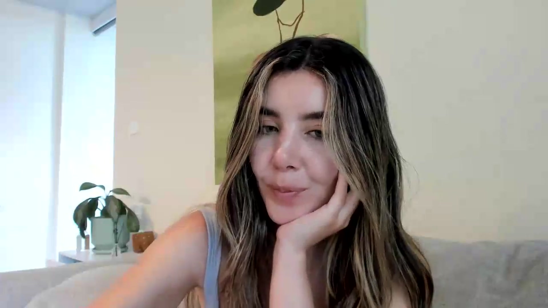 Gallery image thumbnail from LauraVega's myfreecams stream on, 08/05/2026, 18:08 image 13 of 20