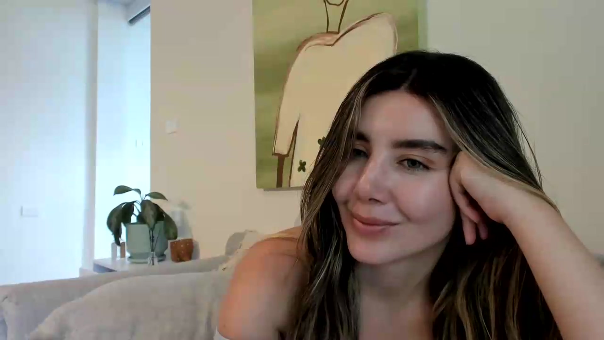 Gallery image thumbnail from LauraVega's myfreecams stream on, 08/05/2026, 18:08 image 15 of 20