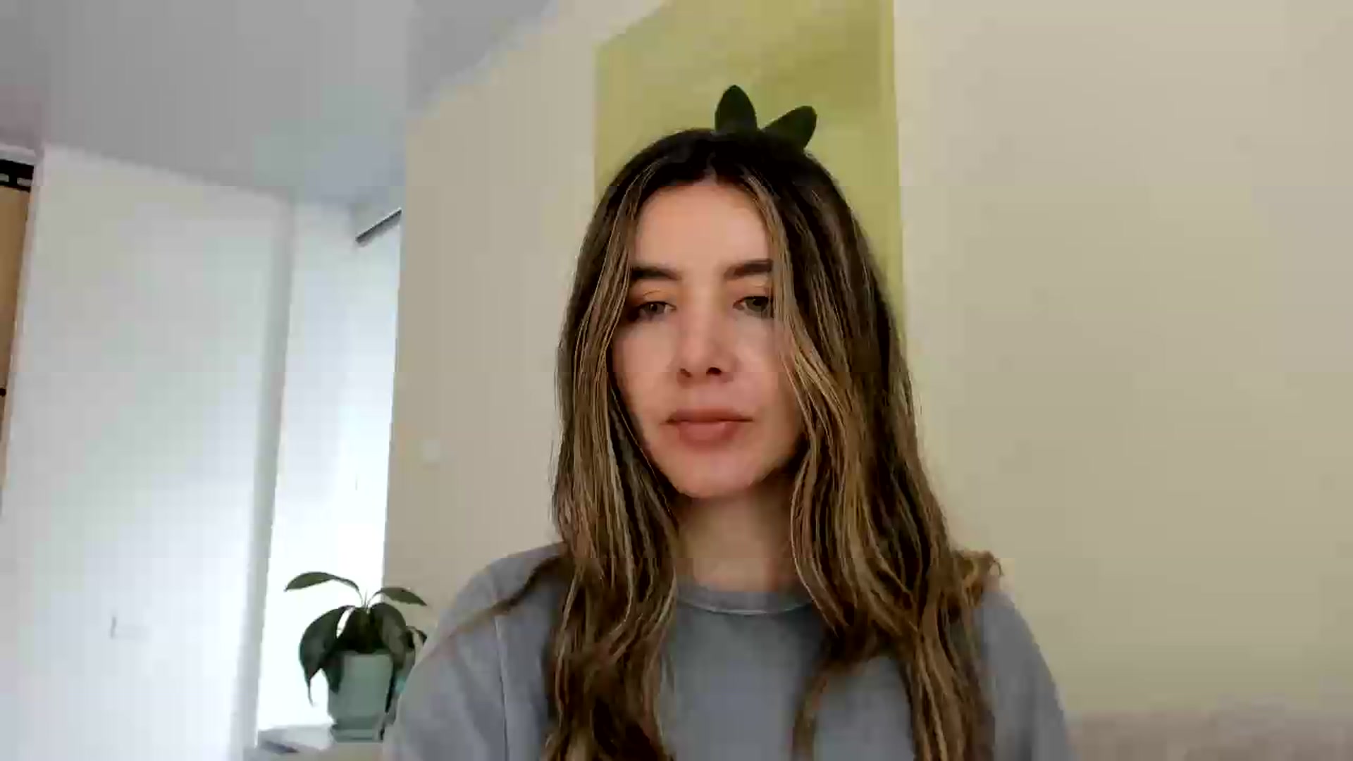 Gallery image thumbnail from LauraVega's myfreecams stream on, 08/08/2026, 18:27 image 1 of 20