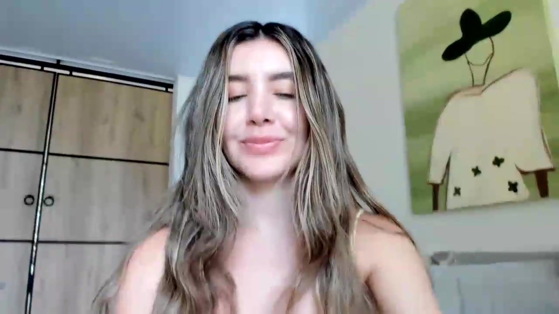 Gallery image thumbnail from LauraVega's myfreecams stream on, 08/09/2026, 18:08 image 17 of 20