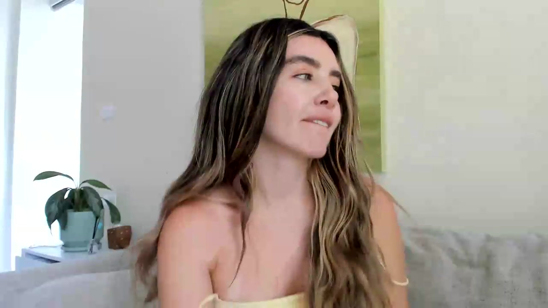 Gallery image thumbnail from LauraVega's myfreecams stream on, 08/09/2026, 18:08 image 11 of 20