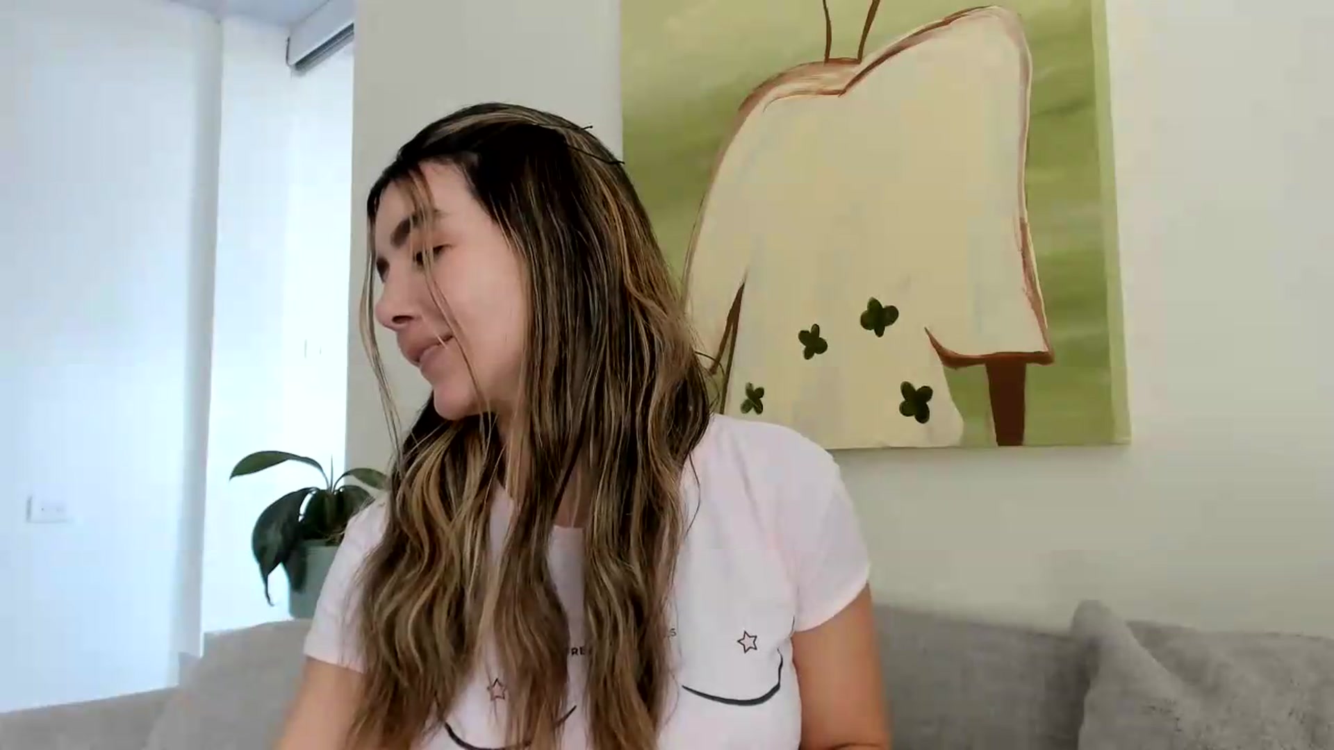 Gallery image thumbnail from LauraVega's myfreecams stream on, 08/12/2026, 16:00 image 19 of 20
