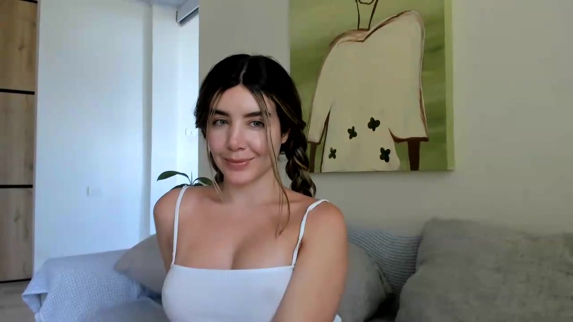 Gallery image thumbnail from LauraVega's myfreecams stream on, 08/13/2026, 17:21 image 19 of 20