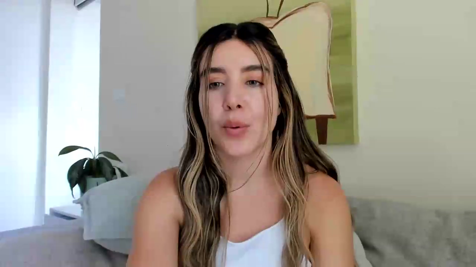 Gallery image thumbnail from LauraVega's myfreecams stream on, 08/15/2026, 18:14 image 8 of 20