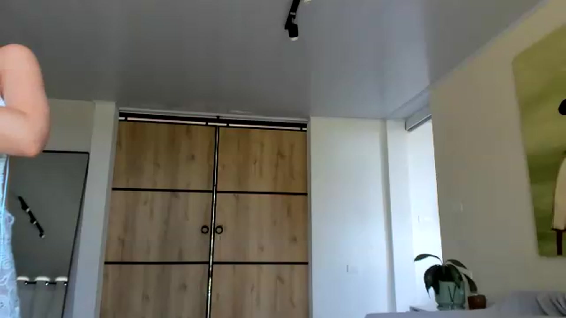 Gallery image thumbnail from LauraVega's myfreecams stream on, 08/15/2026, 18:14 image 16 of 20