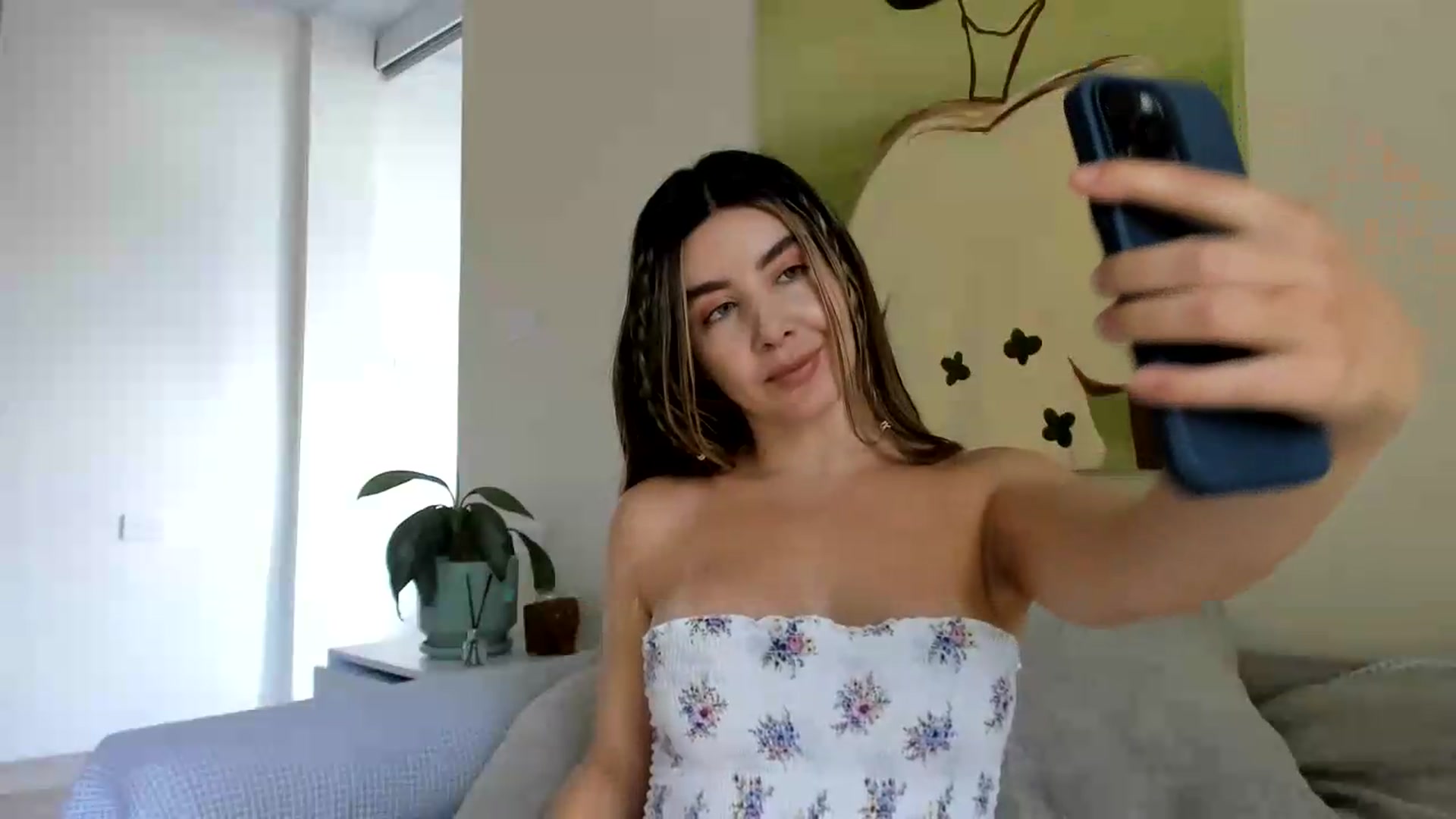 Gallery image thumbnail from LauraVega's myfreecams stream on, 08/16/2026, 18:31 image 2 of 20