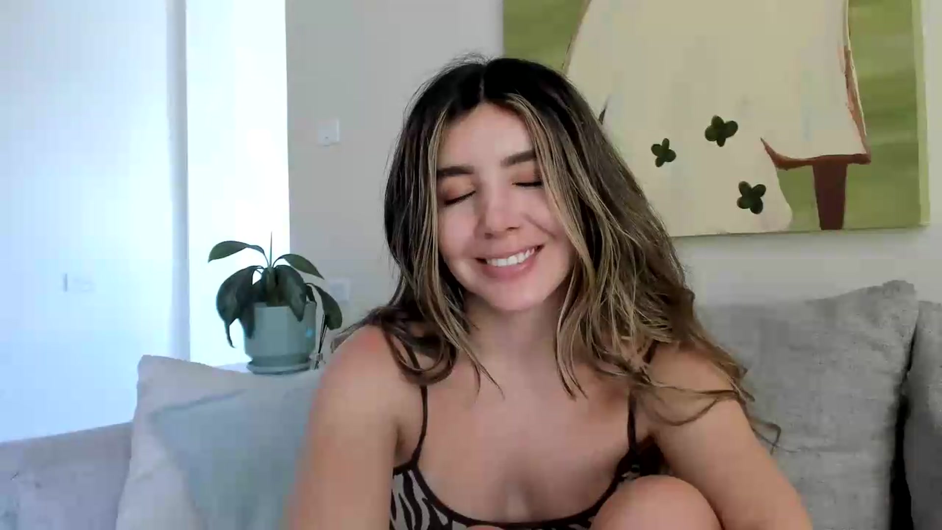 Gallery image thumbnail from LauraVega's myfreecams stream on, 08/20/2026, 19:05 image 14 of 20
