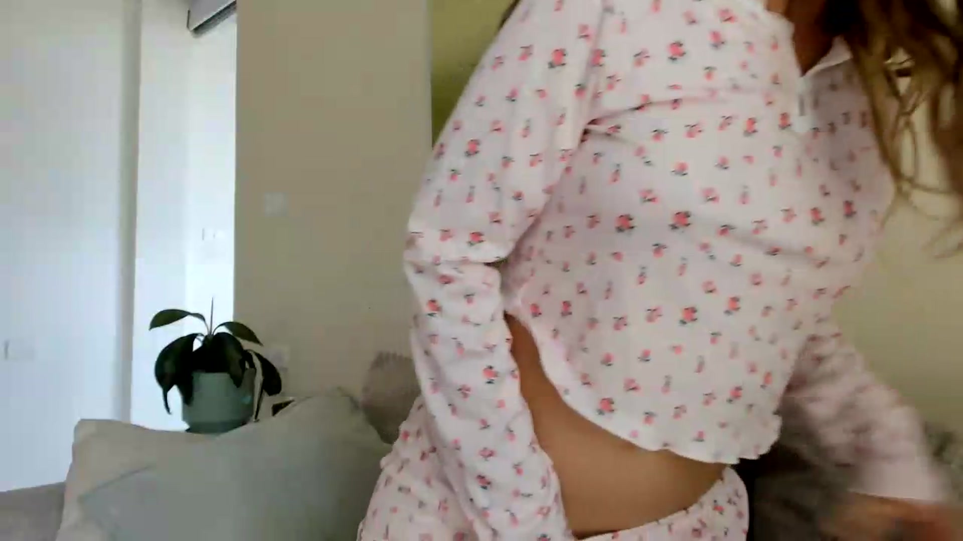 Gallery image thumbnail from LauraVega's myfreecams stream on, 08/21/2026, 16:46 image 19 of 20