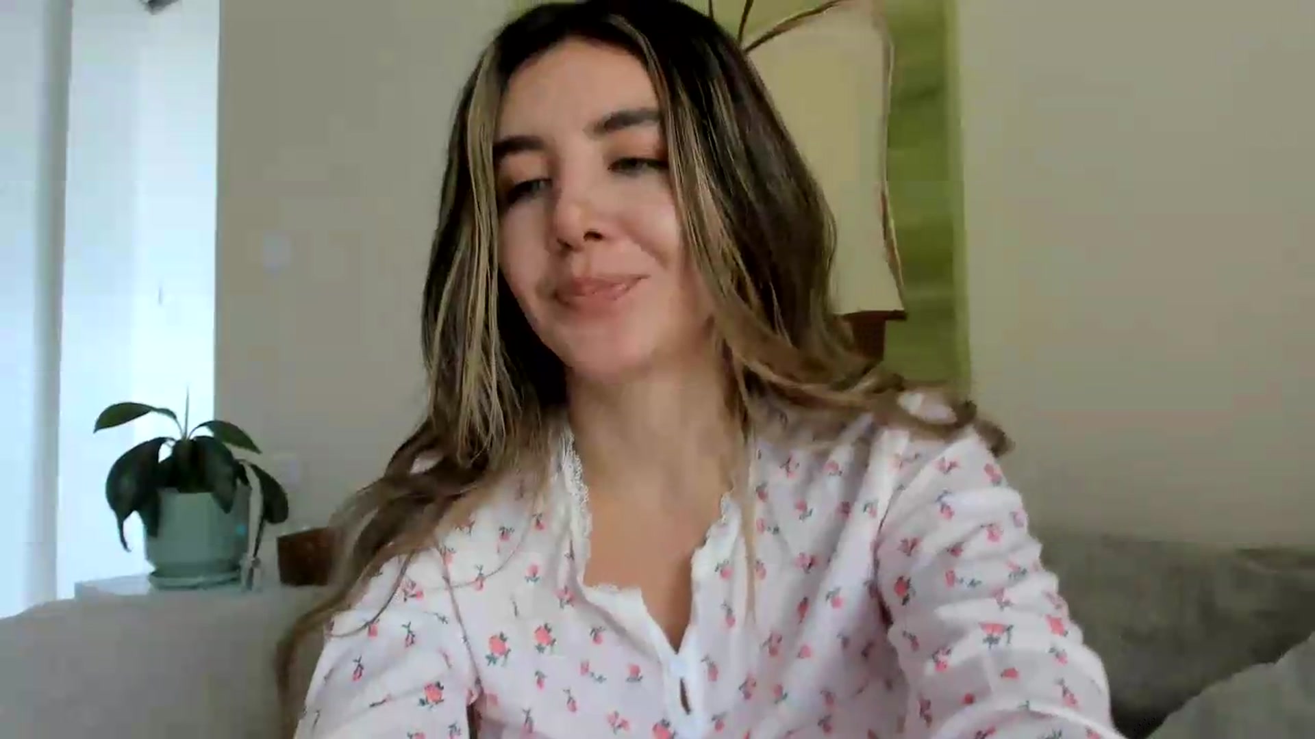 Gallery image thumbnail from LauraVega's myfreecams stream on, 08/21/2026, 17:50 image 15 of 20