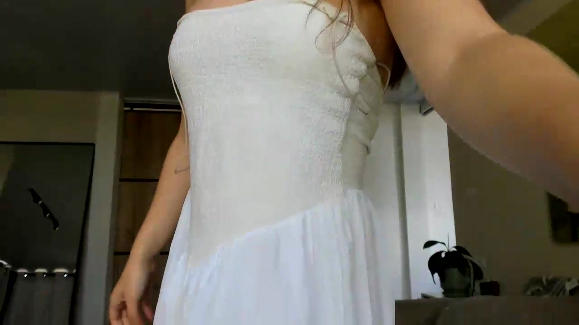 Gallery image thumbnail from LauraVega's myfreecams stream on, 08/23/2026, 18:25 image 15 of 20