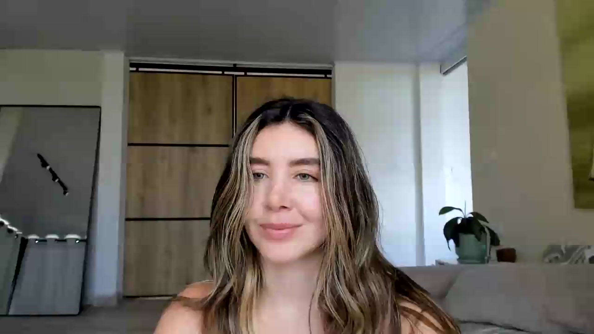 Gallery image thumbnail from LauraVega's myfreecams stream on, 08/23/2026, 18:25 image 16 of 20