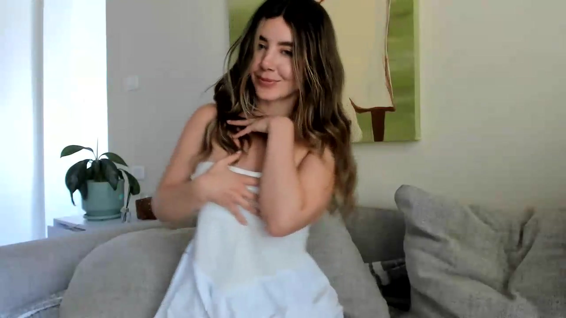 Gallery image thumbnail from LauraVega's myfreecams stream on, 08/23/2026, 18:25 image 14 of 20