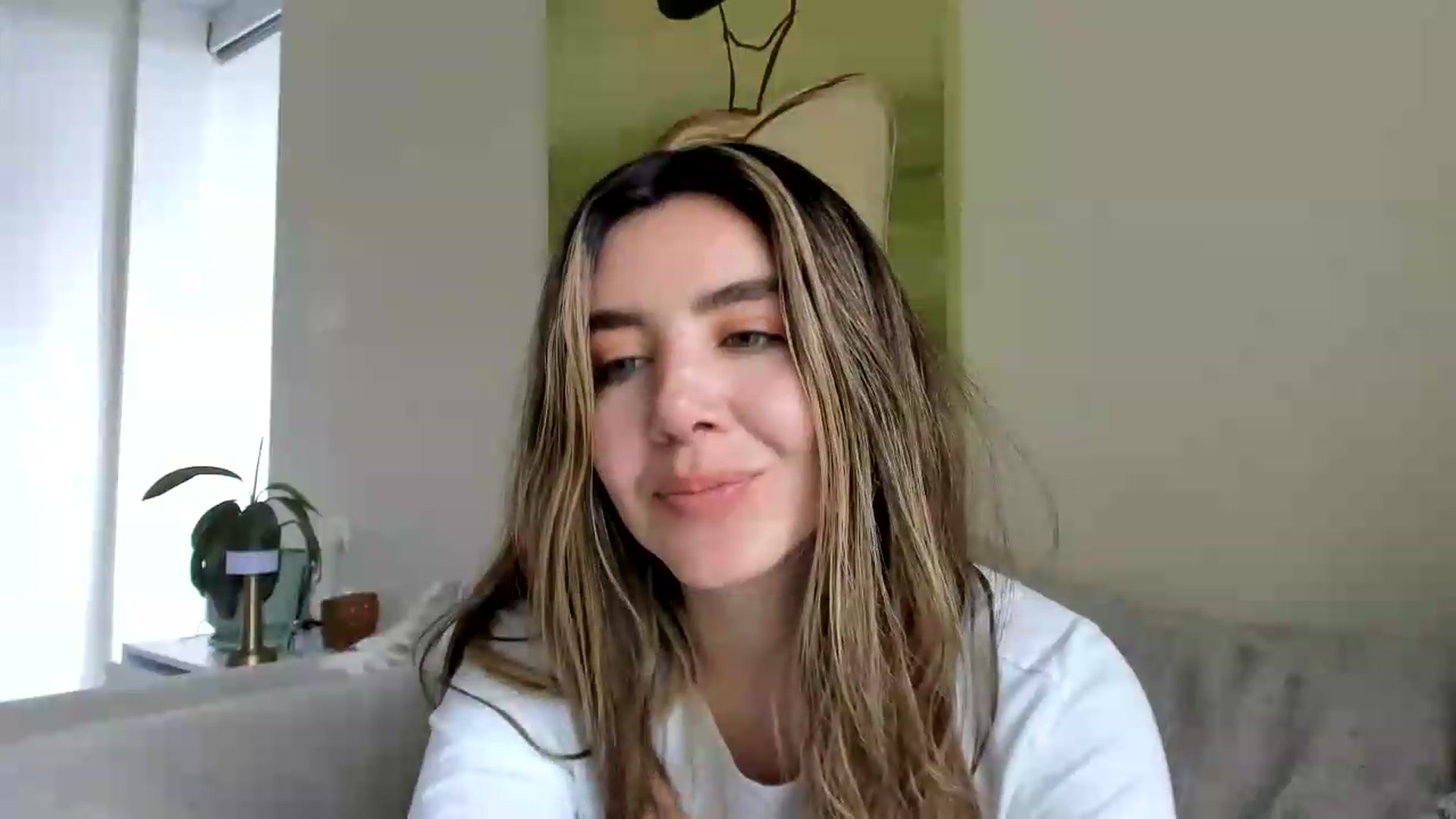 Gallery image thumbnail from LauraVega's myfreecams stream on, 08/29/2026, 16:02 image 18 of 20