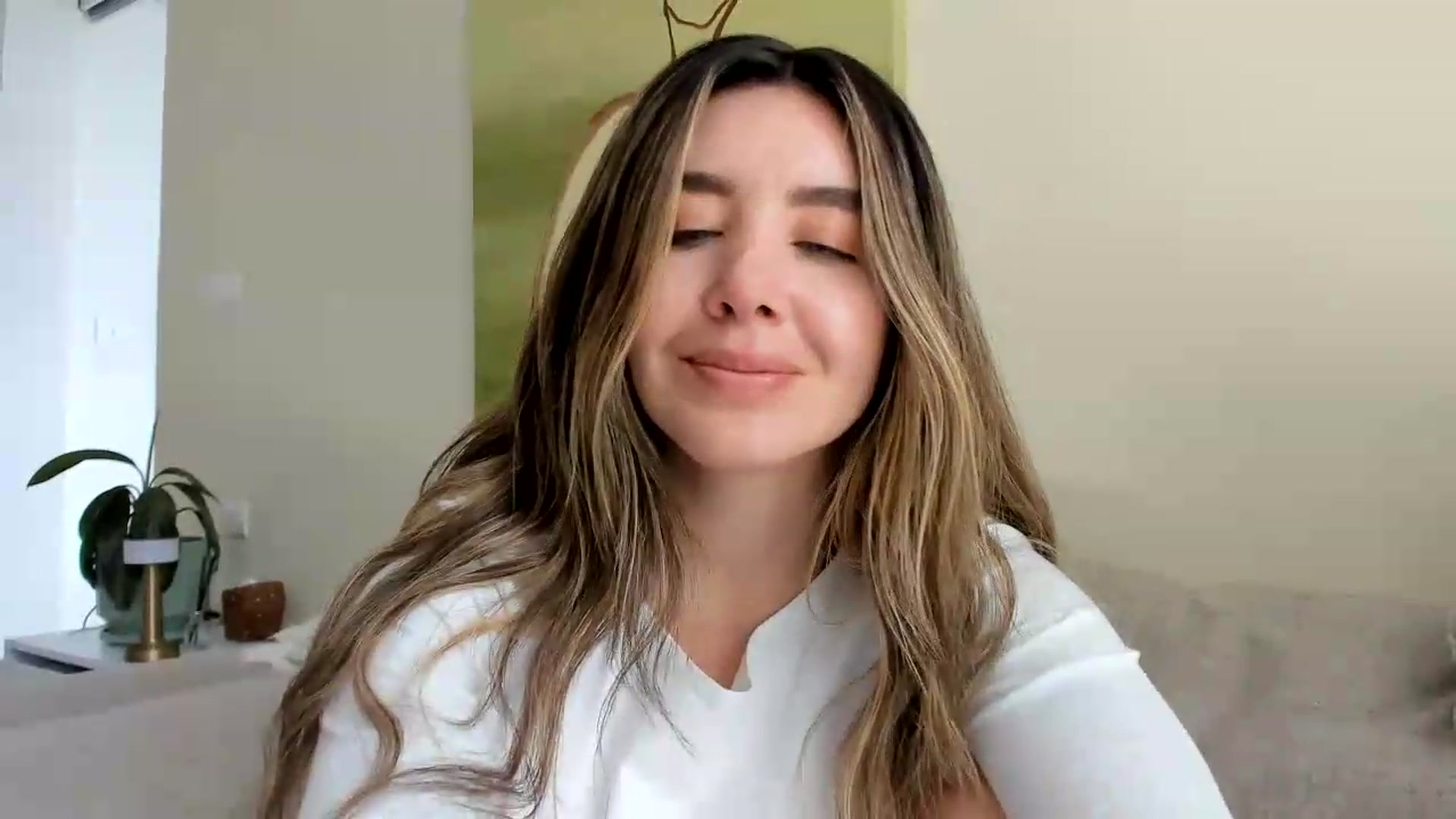 Gallery image thumbnail from LauraVega's myfreecams stream on, 08/29/2026, 16:02 image 9 of 20