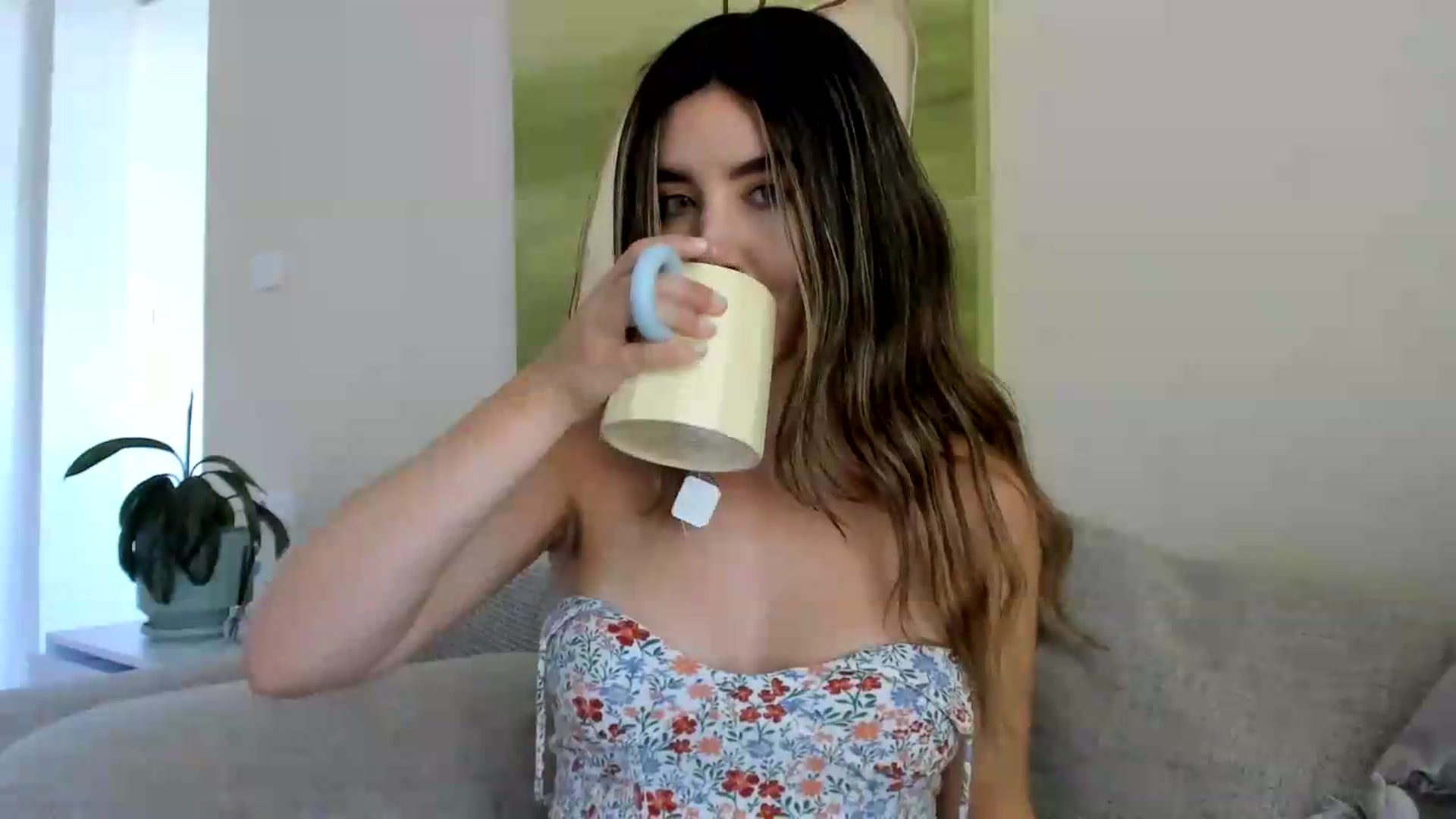 Gallery image thumbnail from LauraVega's myfreecams stream on, 08/31/2026, 18:03 image 17 of 20