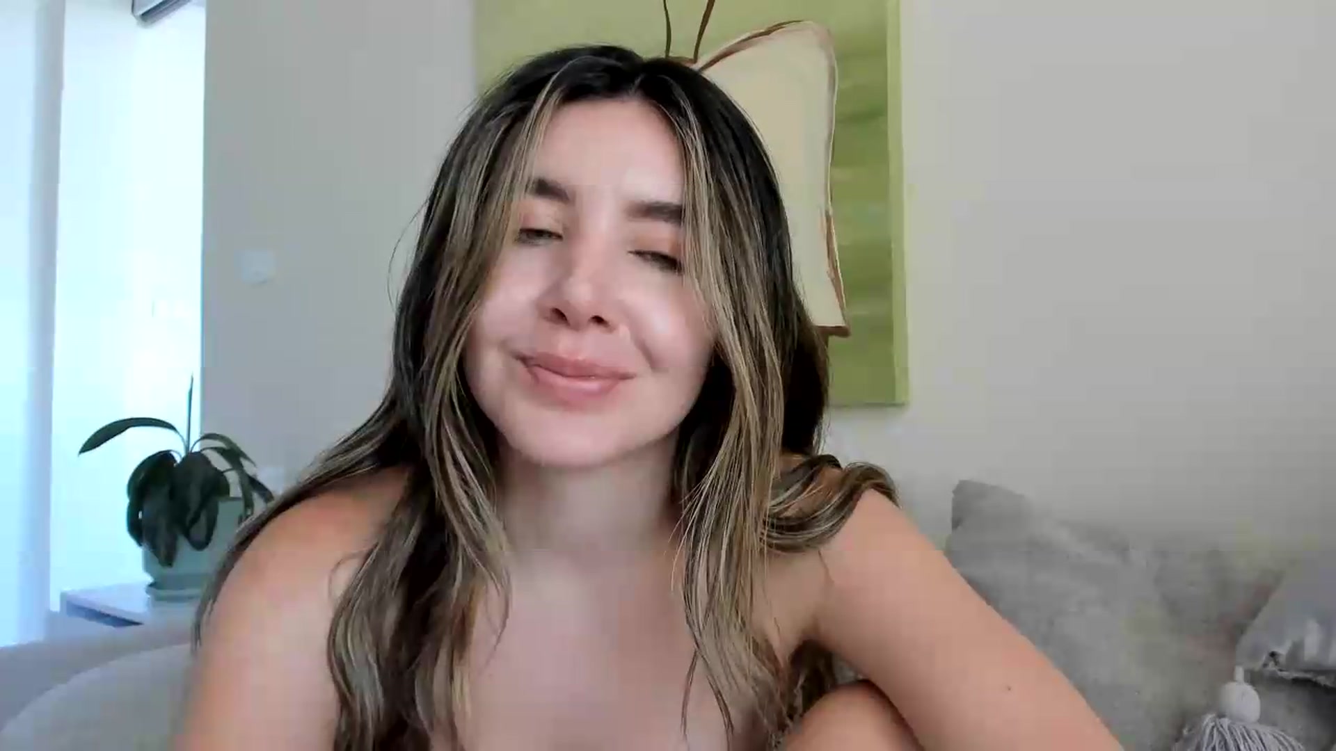 Gallery image thumbnail from LauraVega's myfreecams stream on, 08/31/2026, 18:03 image 4 of 20