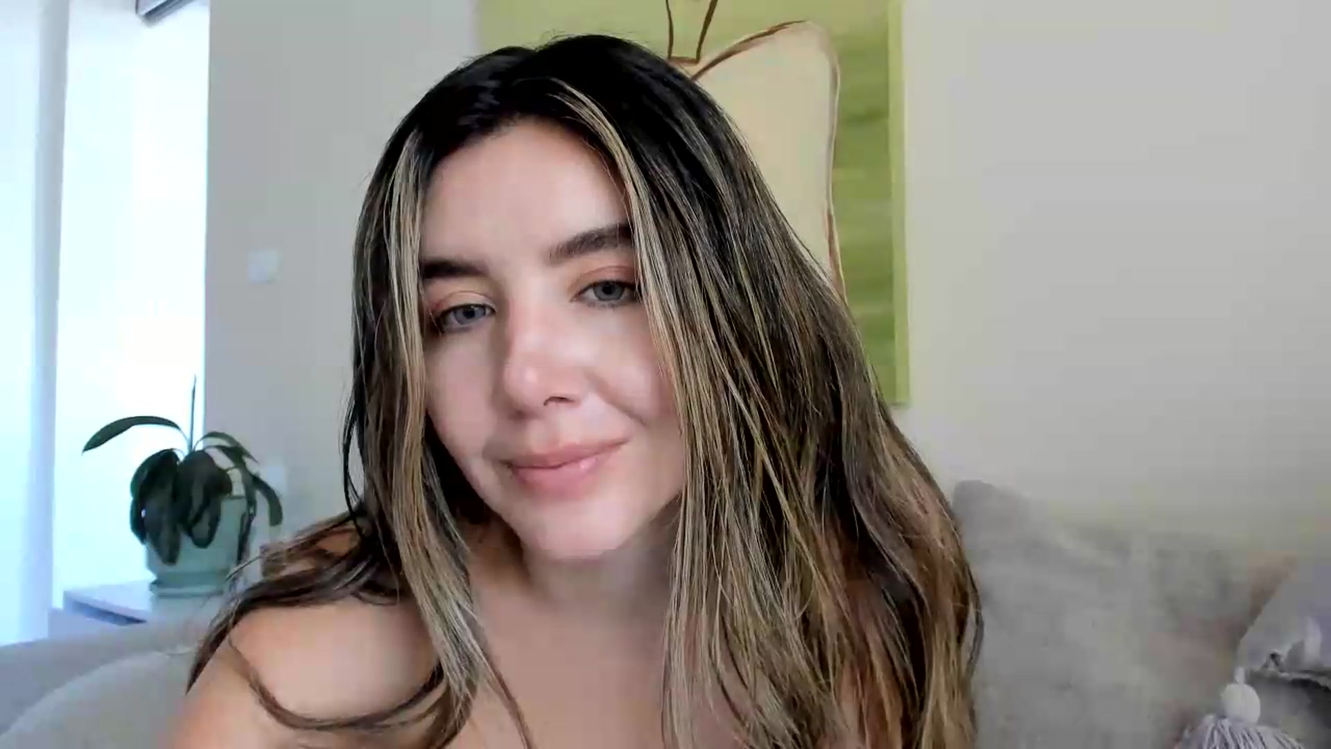 Gallery image thumbnail from LauraVega's myfreecams stream on, 08/31/2026, 18:03 image 3 of 20